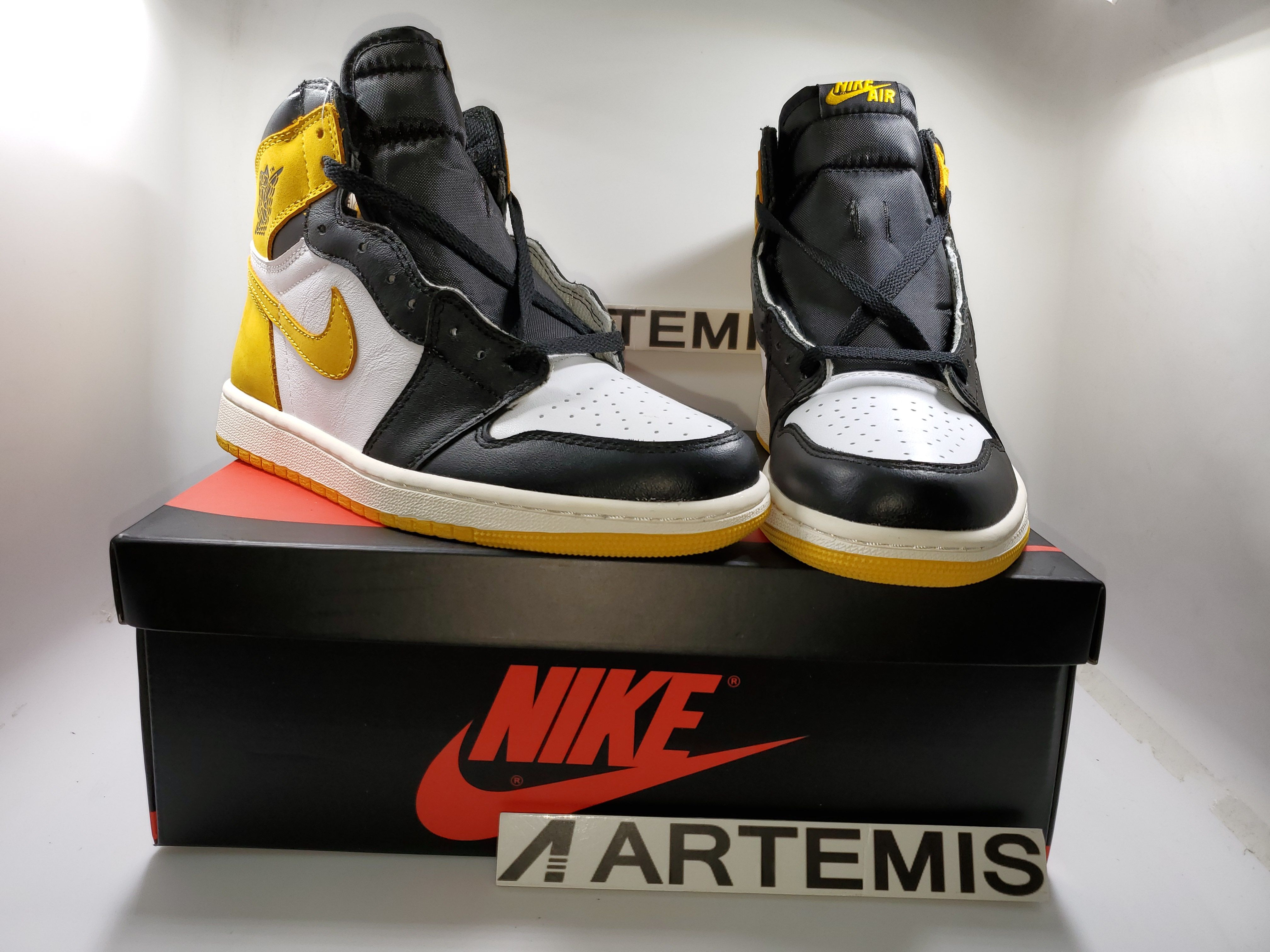 Air Jordan 1 Retro High Yellow Ochre
