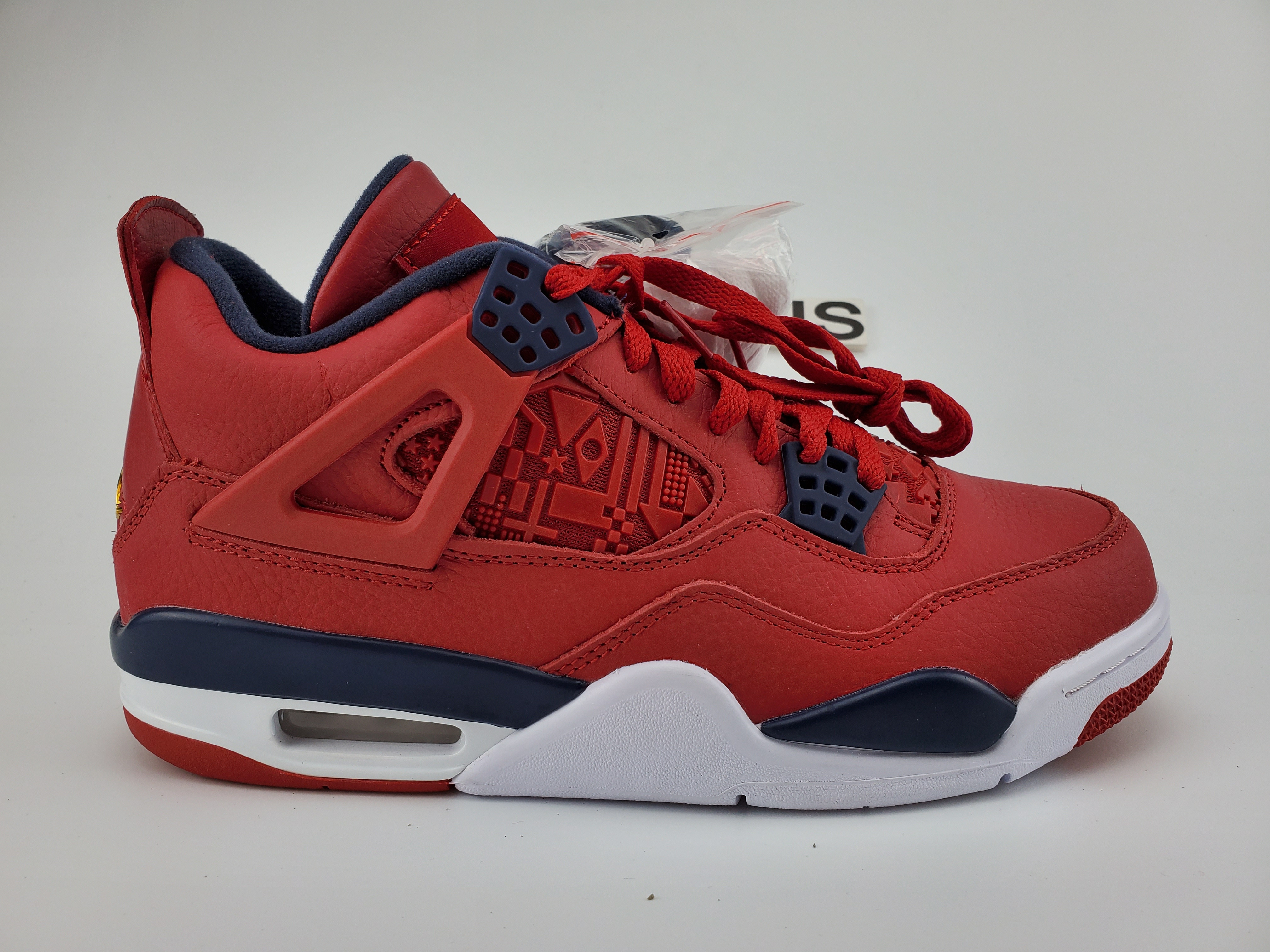 Jordan 4 Retro Fiba (2019)