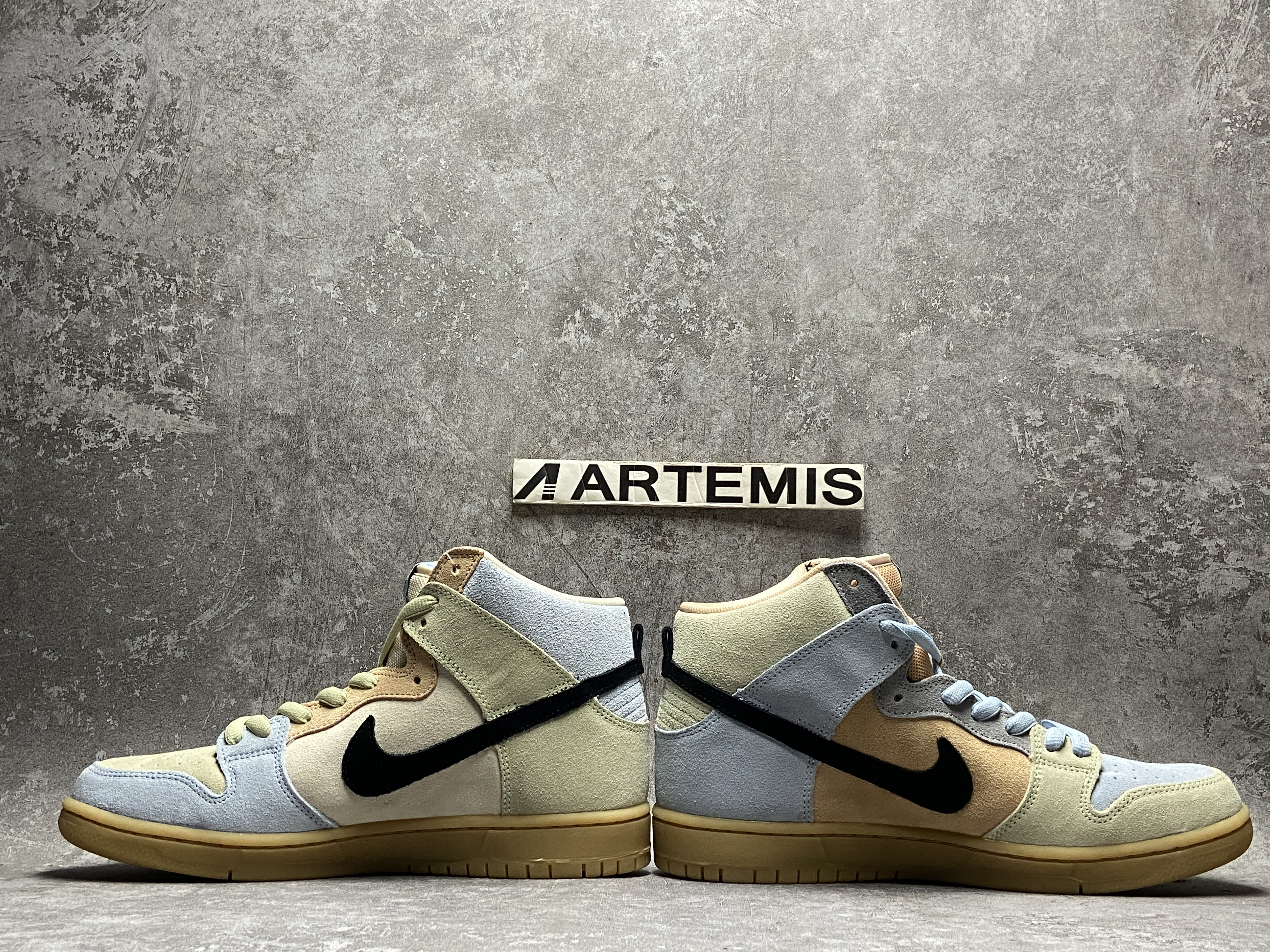 Nike SB Dunk High Spectrum