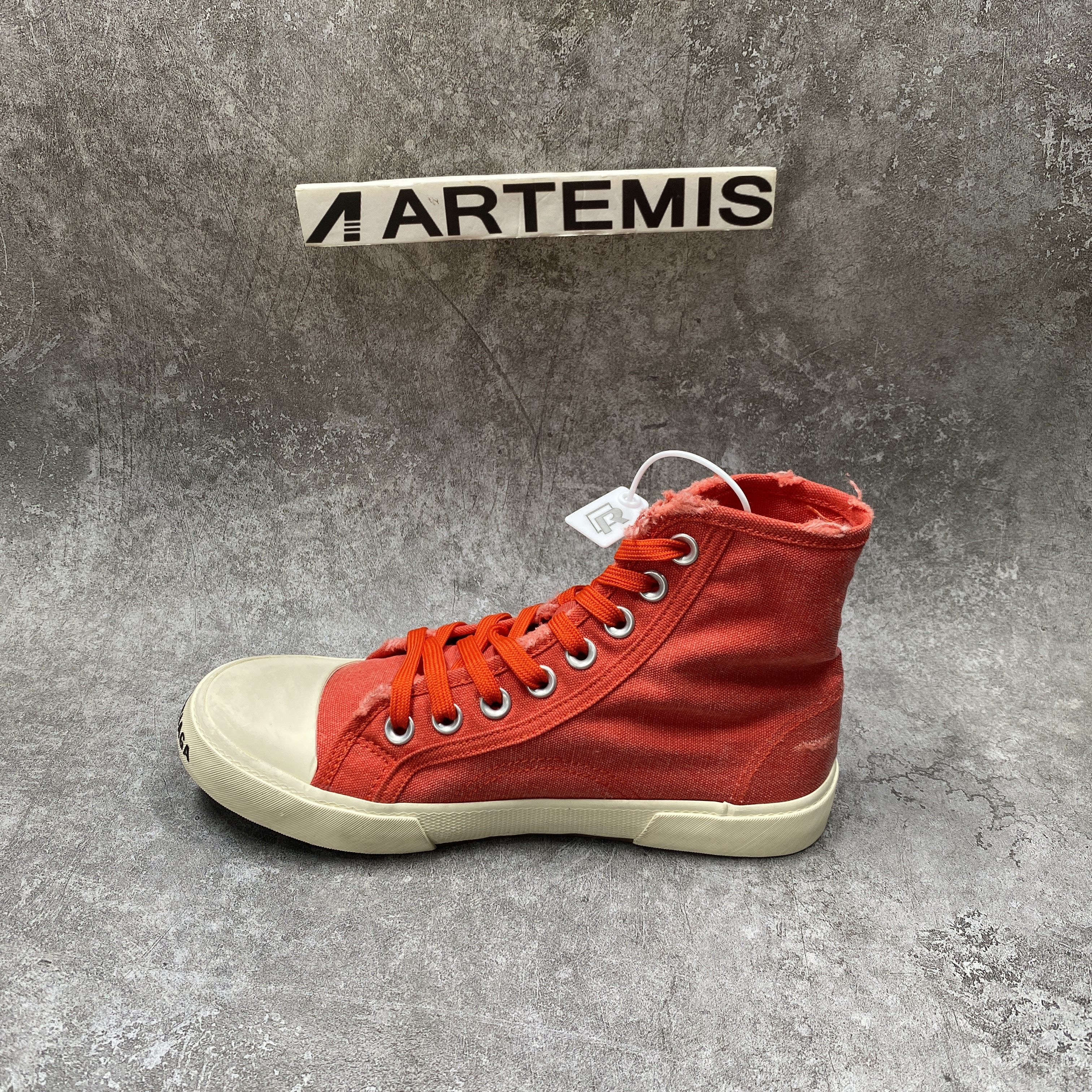 PARIS HIGH TOP SNEAKER IN RED