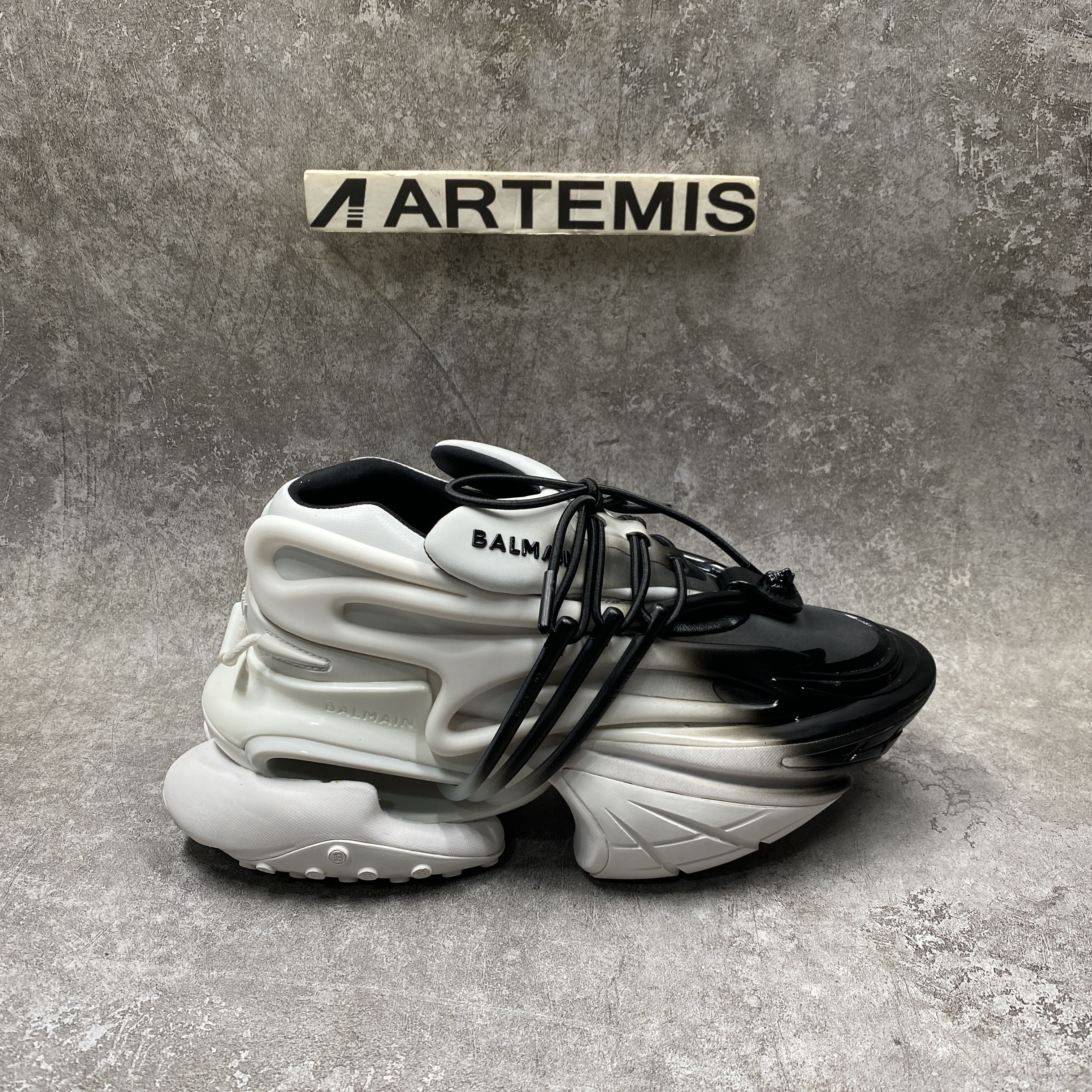 Balmain Unicorn Low White Black Gradient