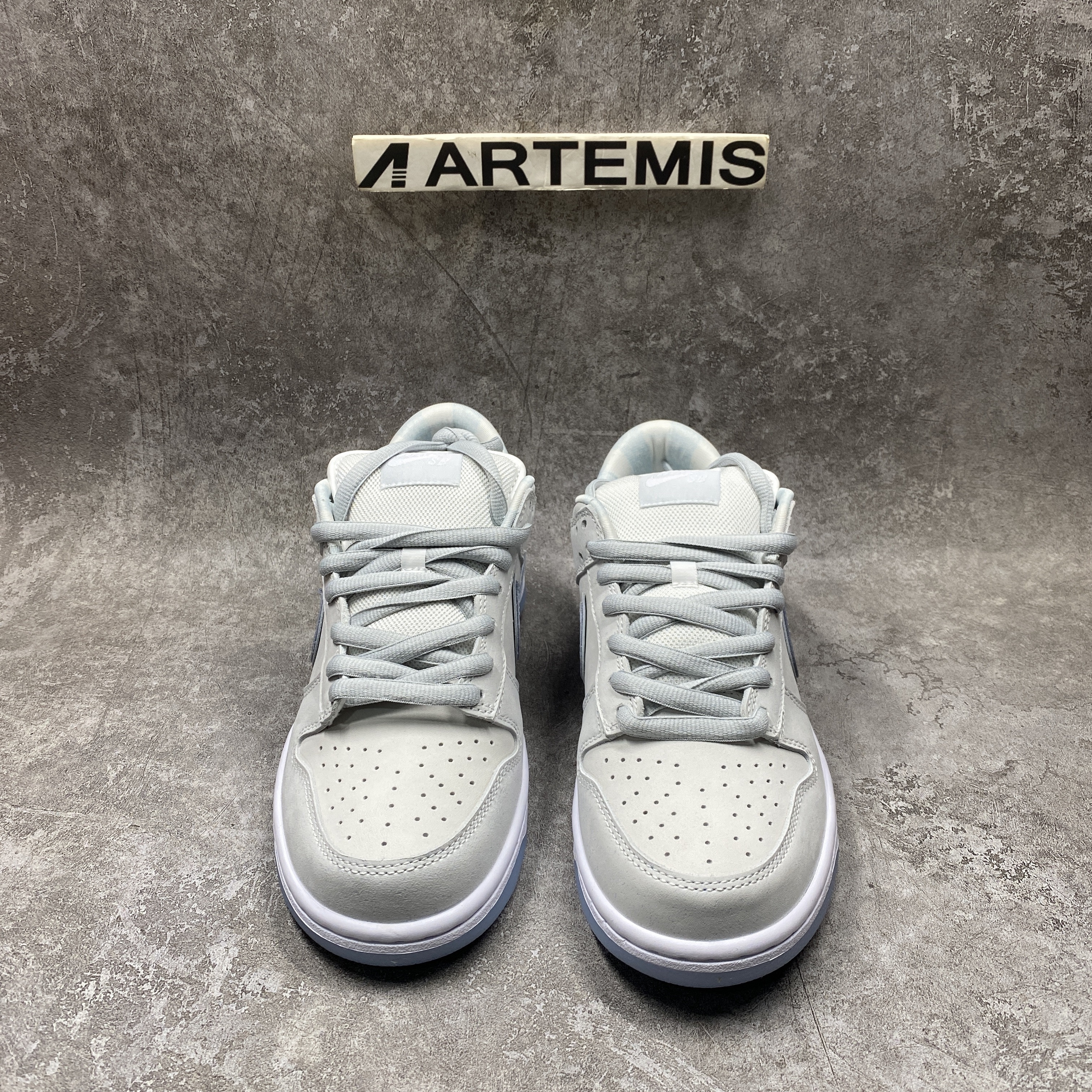 Nike SB Dunk Low White Lobster
