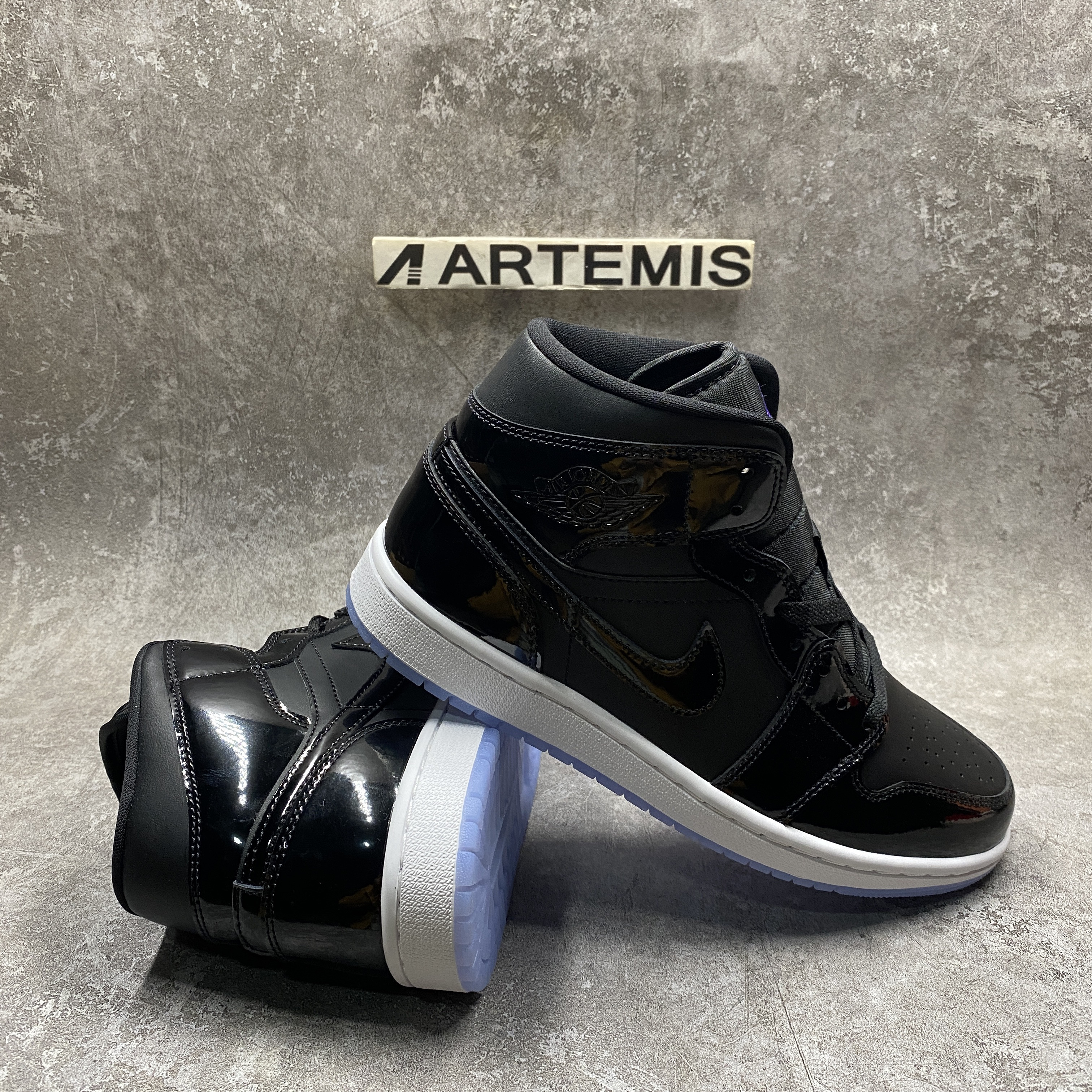 Air Jordan 1 Mid SE Space Jam