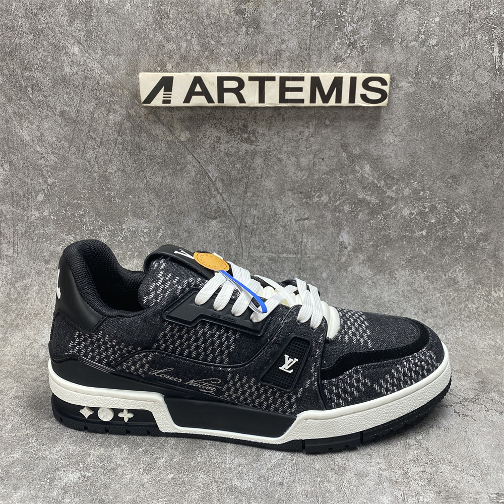 UA LV Trainer Sneaker