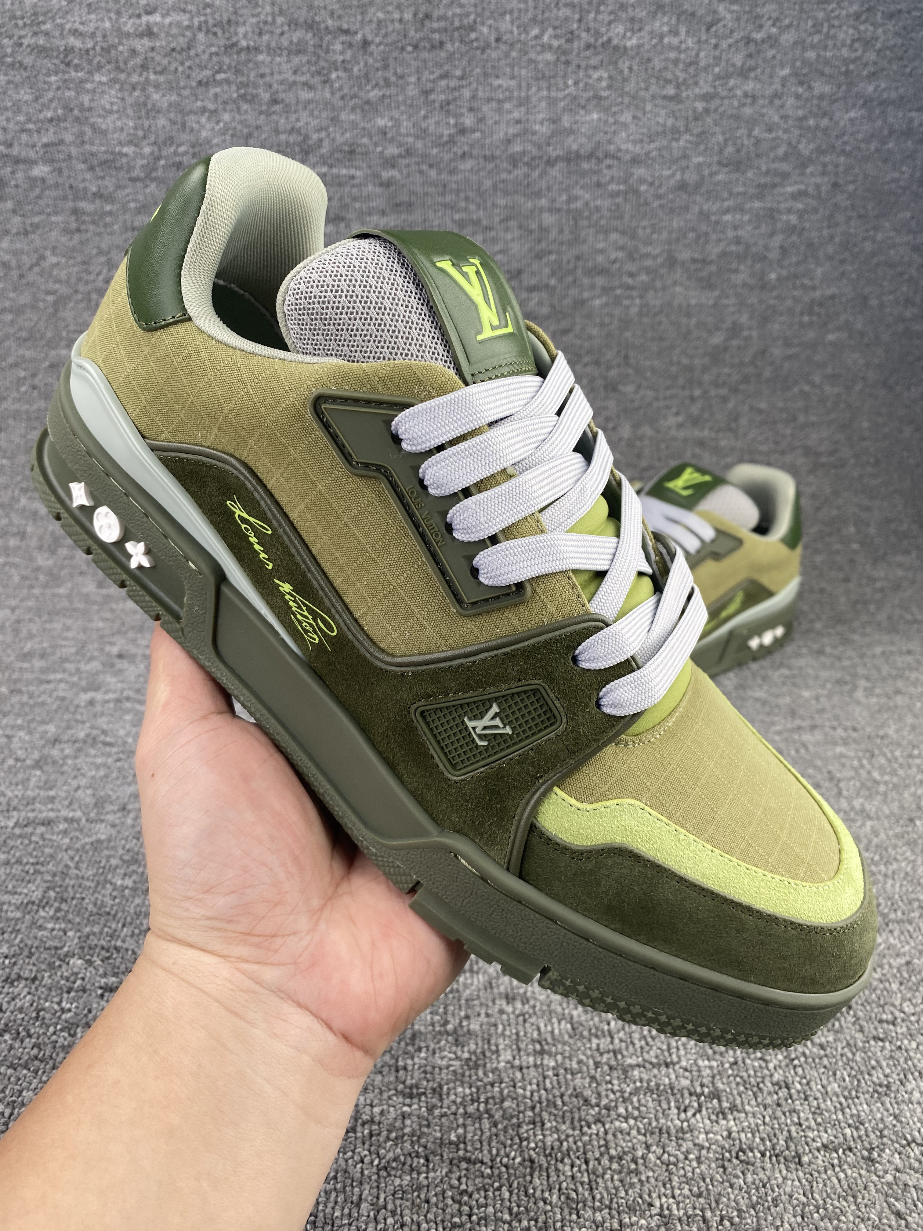 UA LV trainer Sneakers