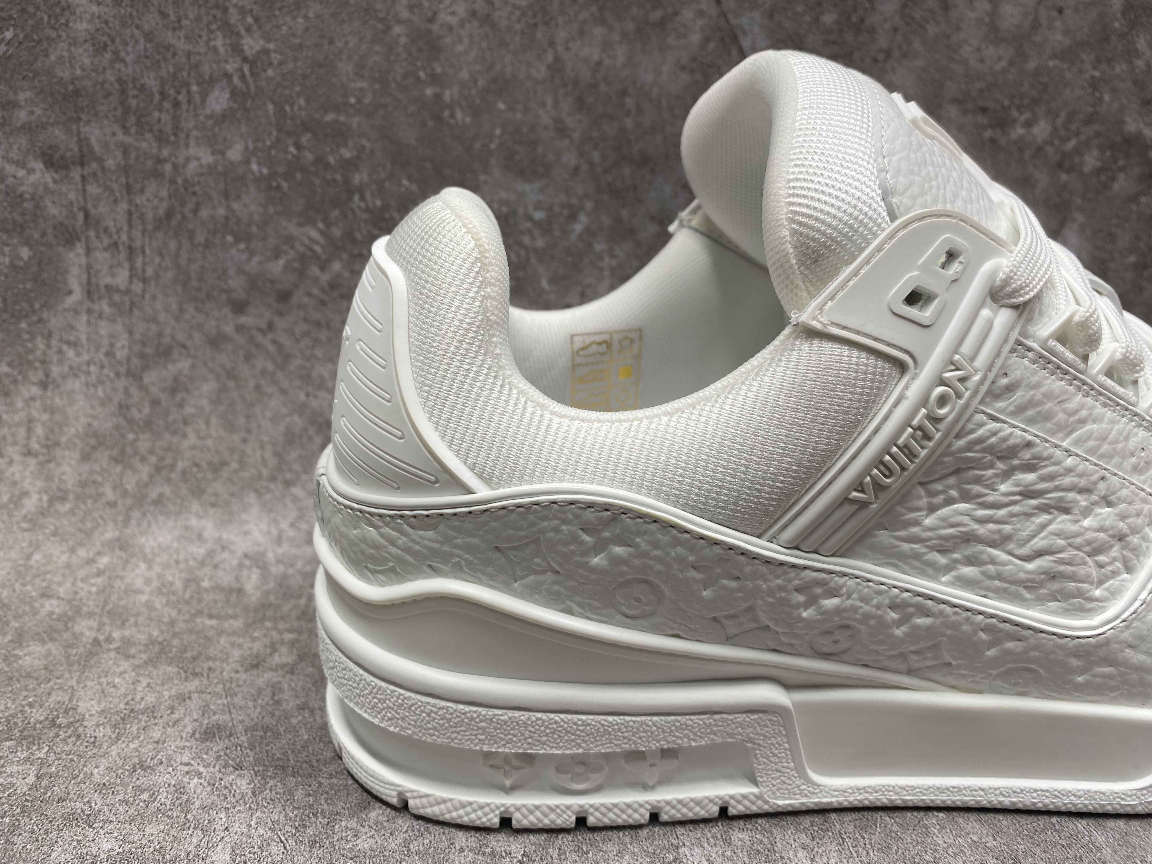 UA LV trainer Sneakers