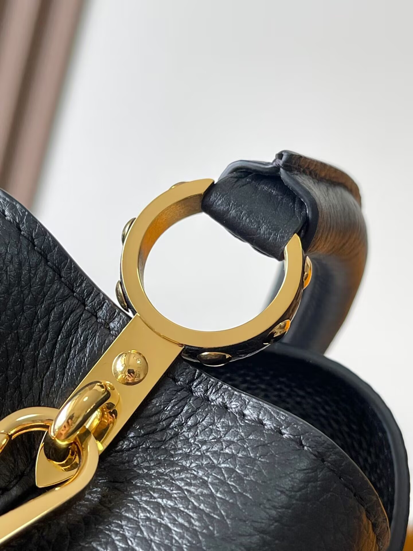LV Capucines Mini M11342 21x14x8cm