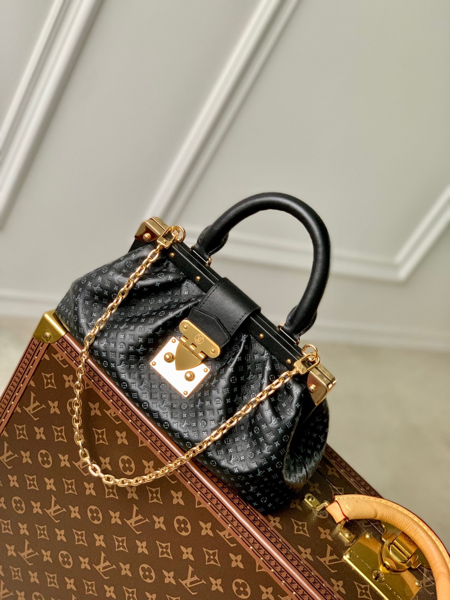 LV Monogram Clutch M22326