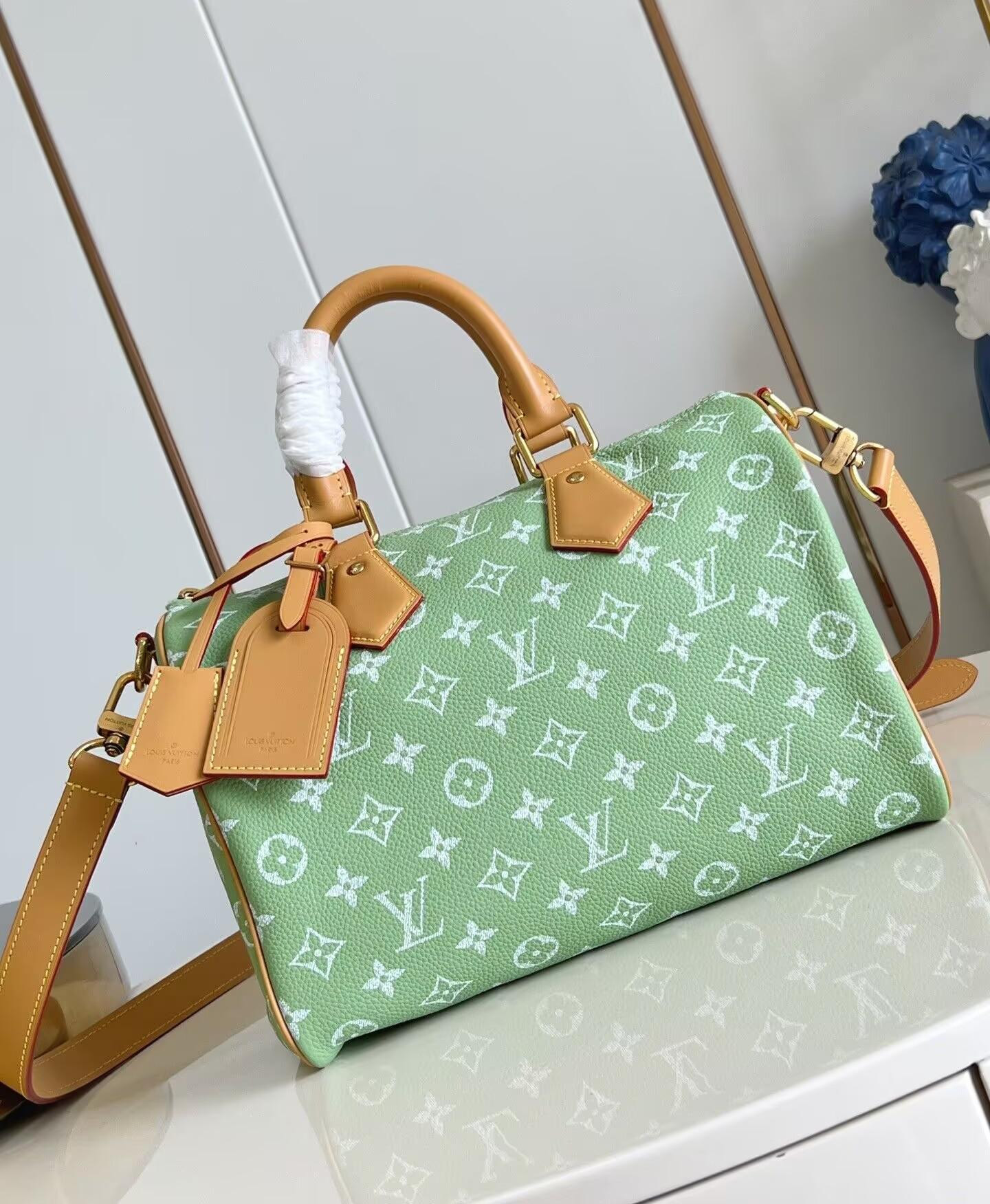 LV Speedy P9 Bandoulière 30 M14064 30x21x17cm