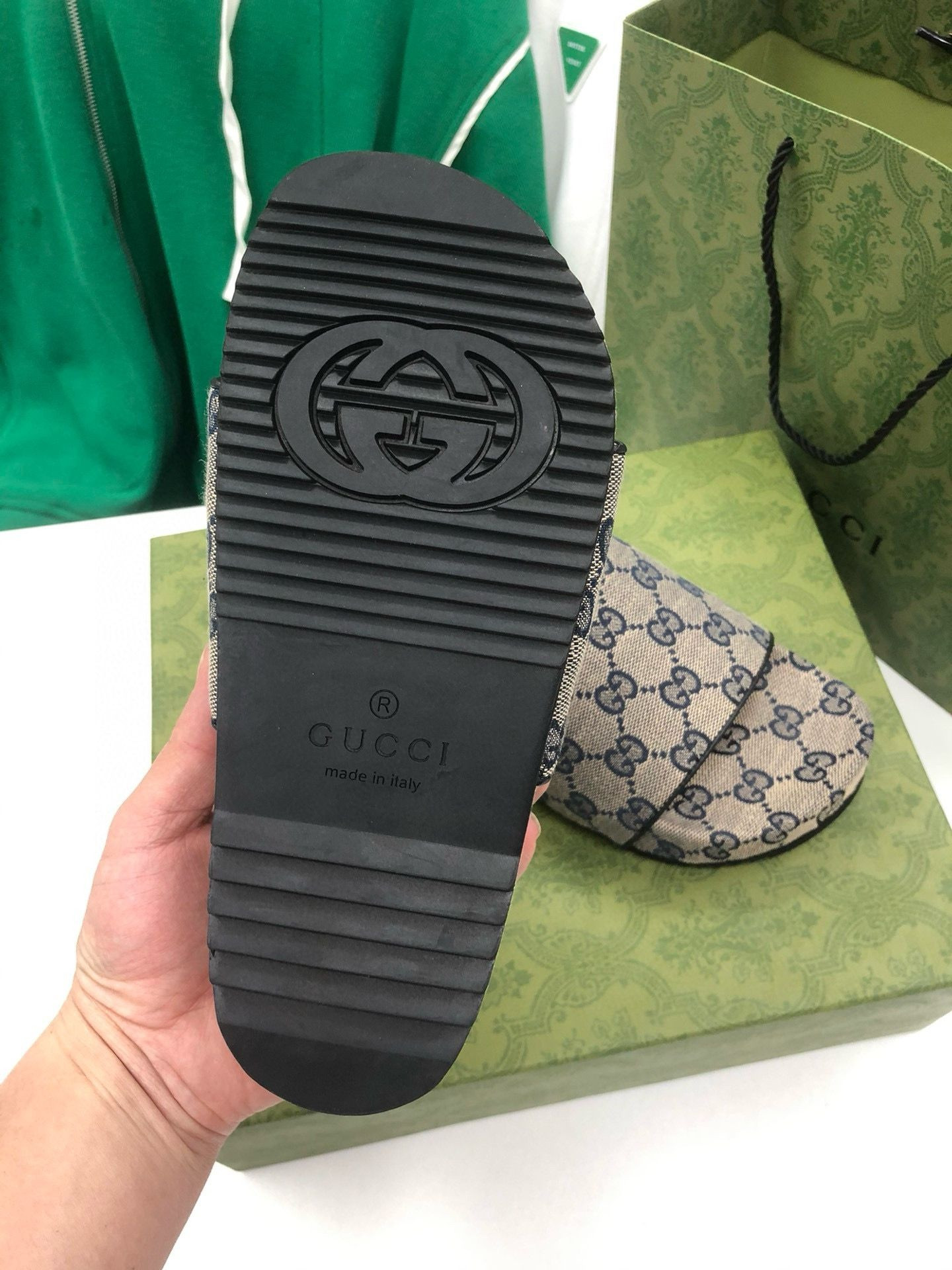 ua G*u*i gg slide sandal