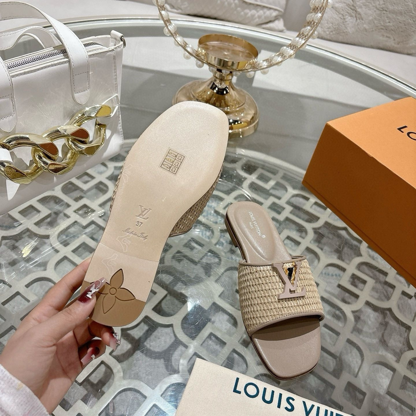 UA LV Mare Flat Mule