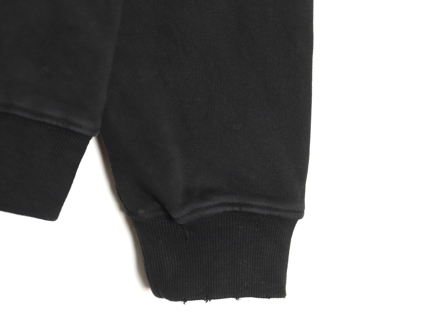 G*u*i hoodies