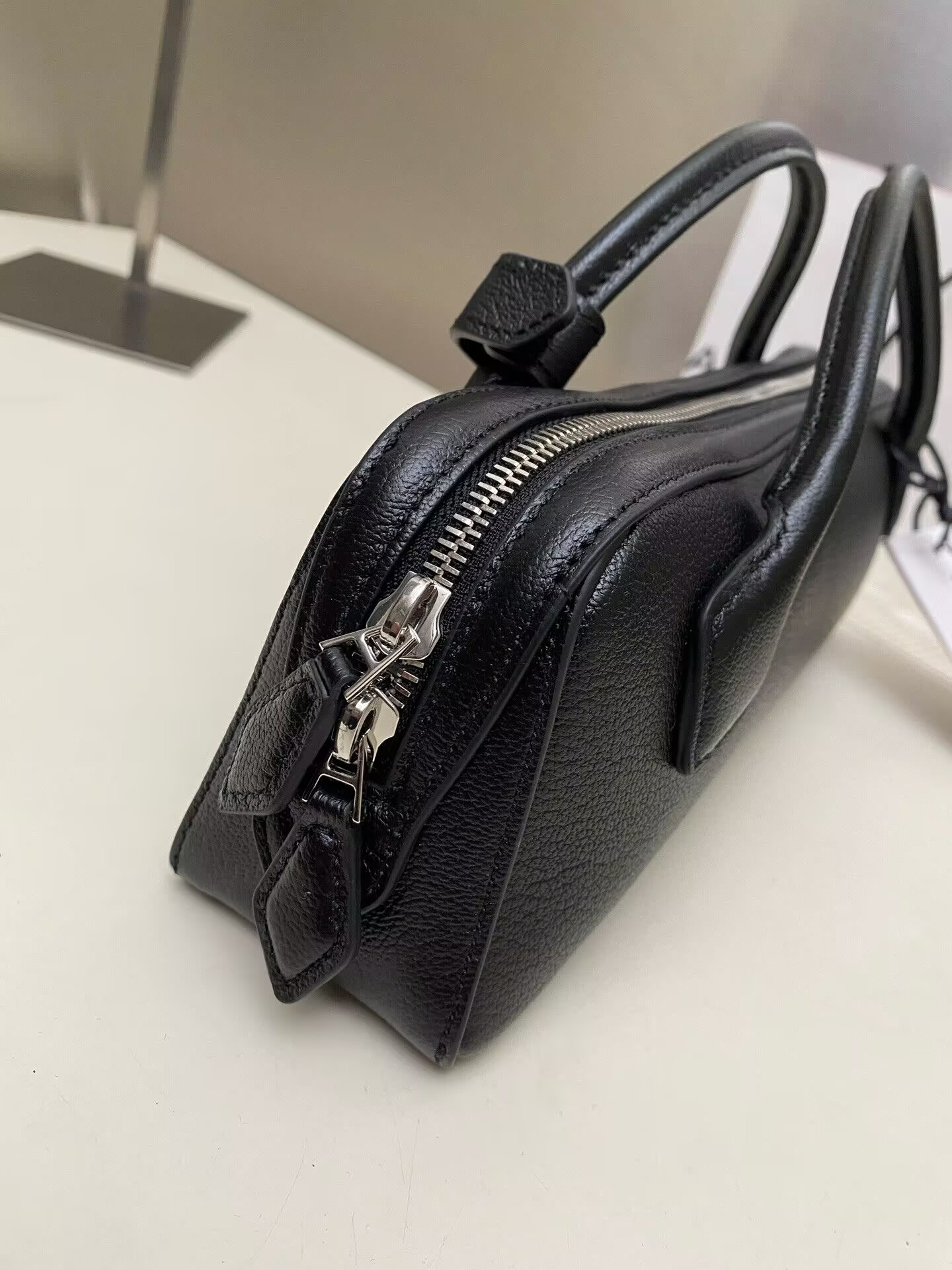 ALAÏA Le Teckel Clutch 31x17x10 cm