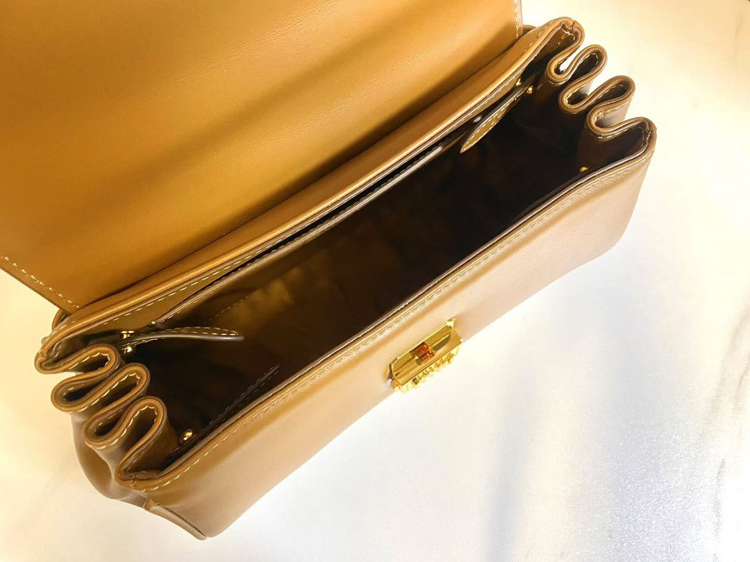 Miu Miu Leather shoulder bag 13.5x24x9cm