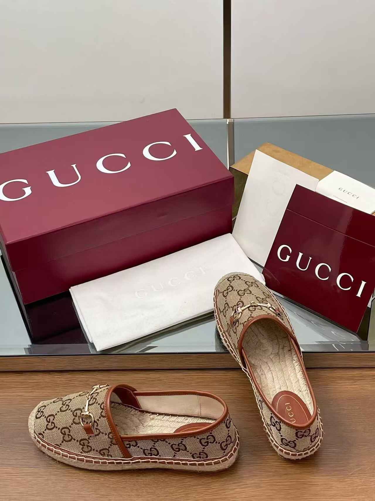 ua G*u*i espadrilles women