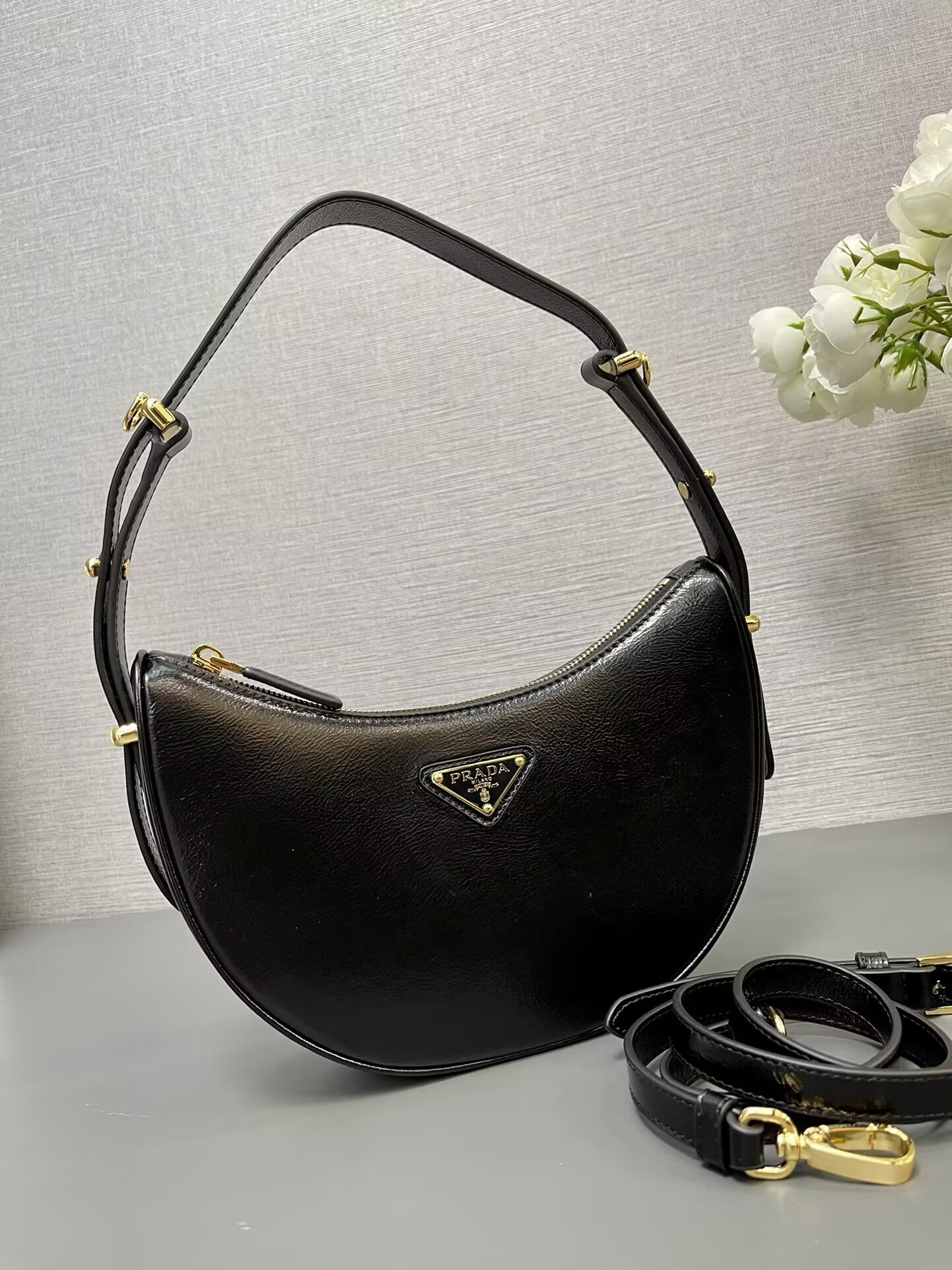 Pra*a arqué shoulder bag 22.5x18.5x6.5cm