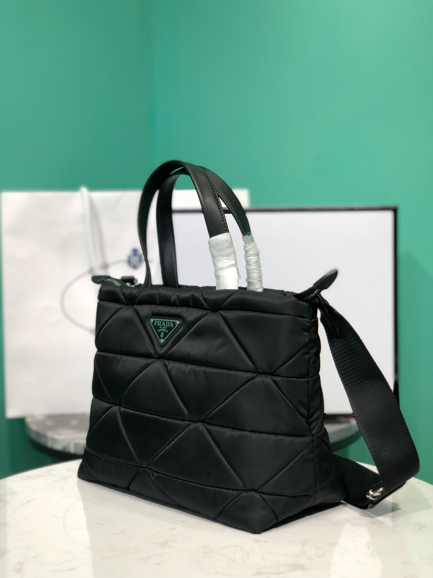 Pra*a re-nylon system tote 25x21.5x13cm