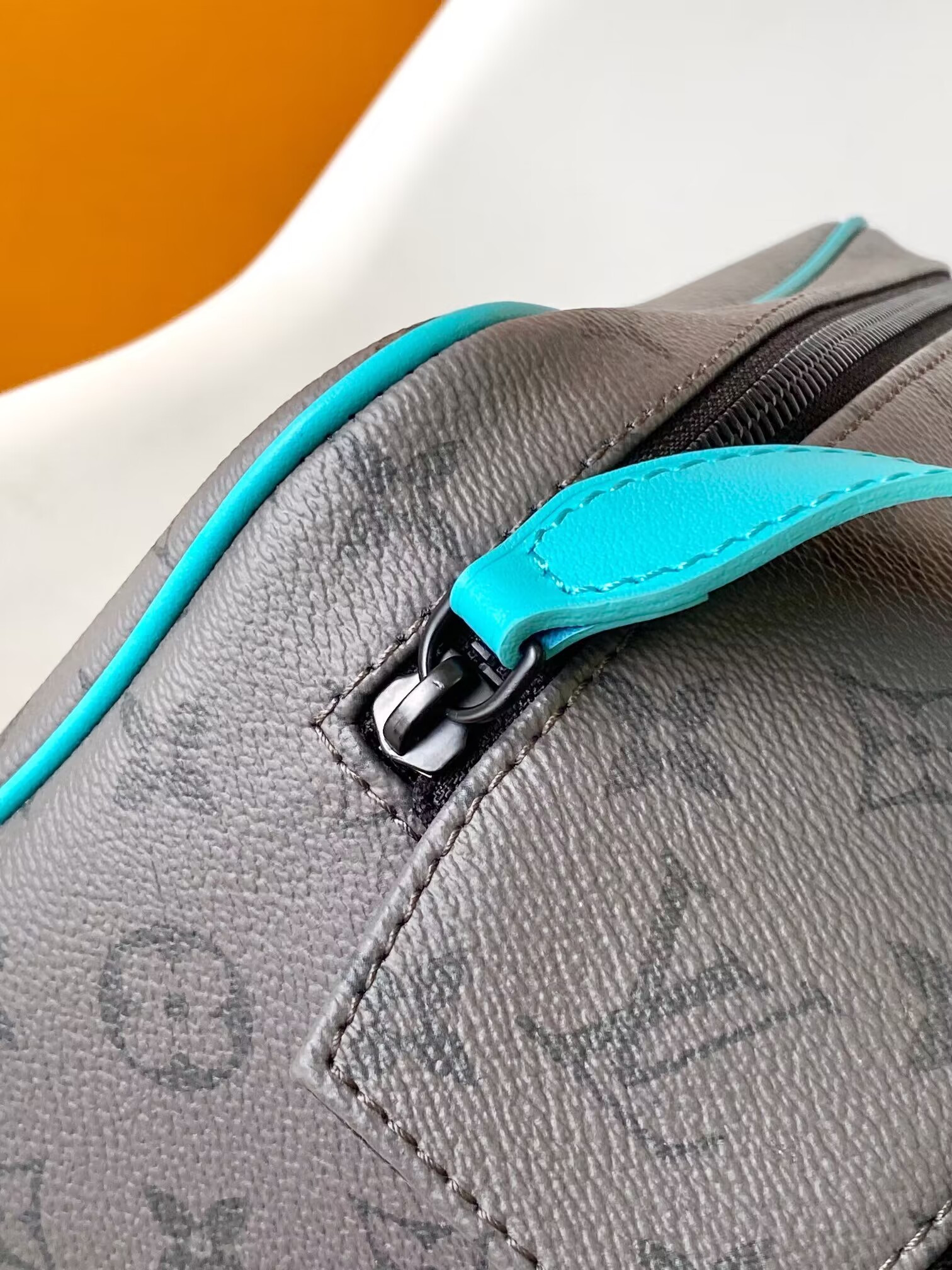 LV Dopp Kit Toiletry Bag M11482   28 x 15 x 16.5cm
