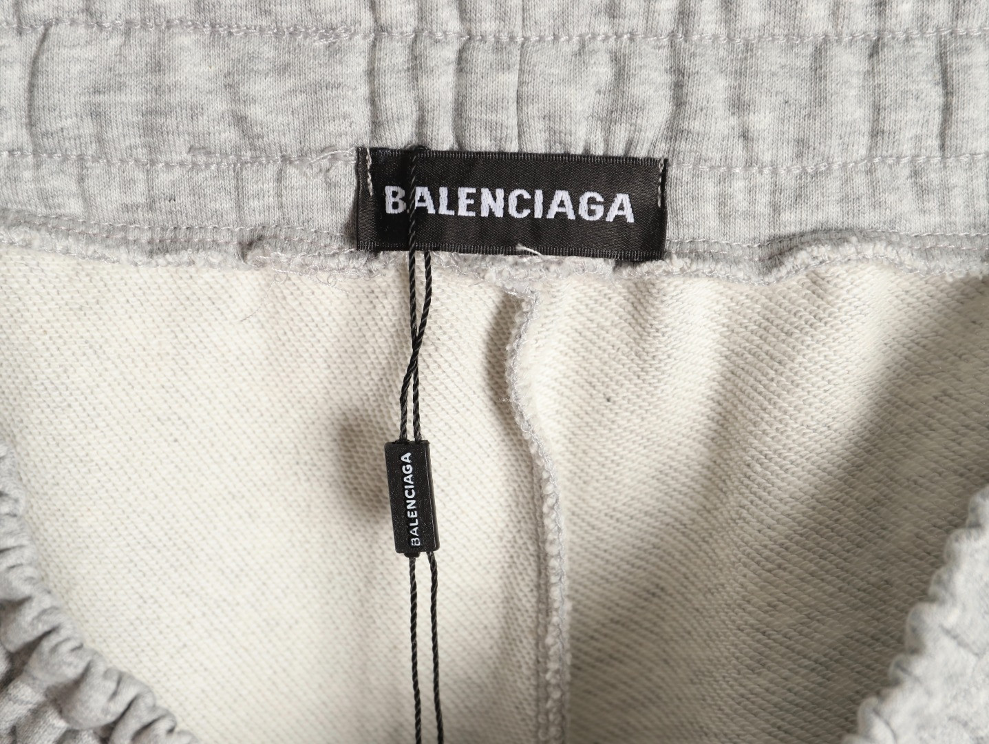 Ba*len*cia*ga pants