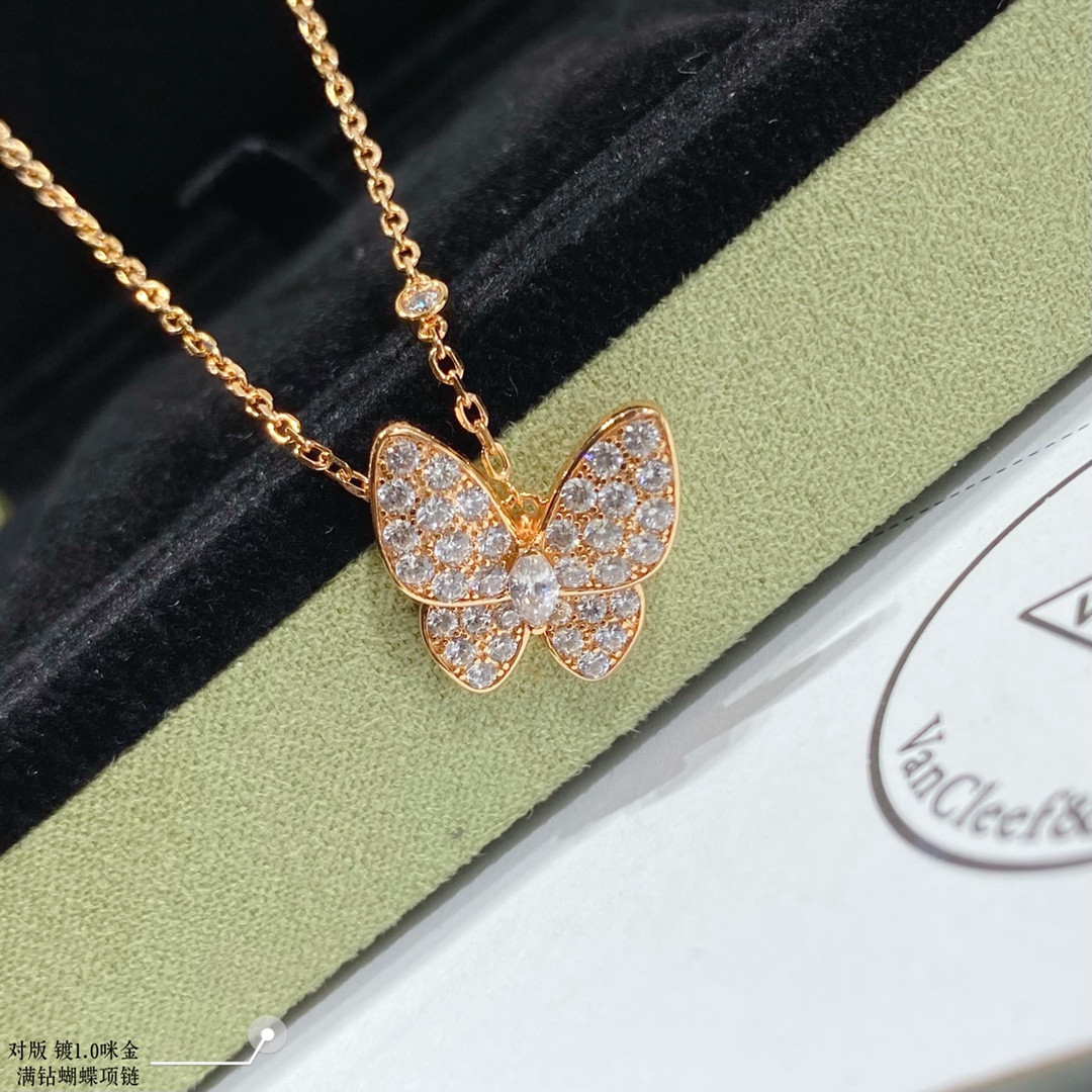 v*n cl*f & arpels high-end Di*m*nd butterfly necklace