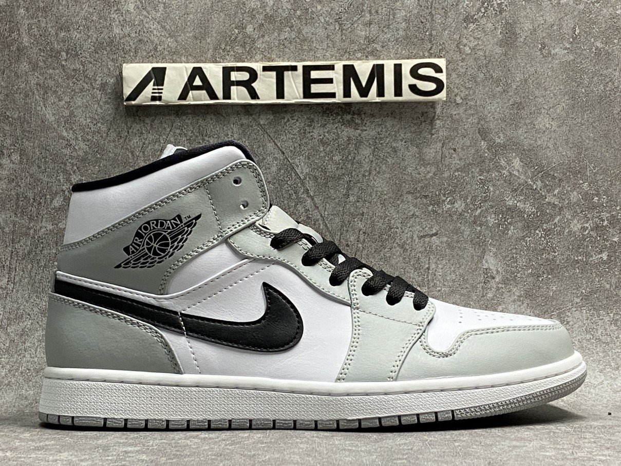 Air Jordan 1 Mid Light Smoke Grey