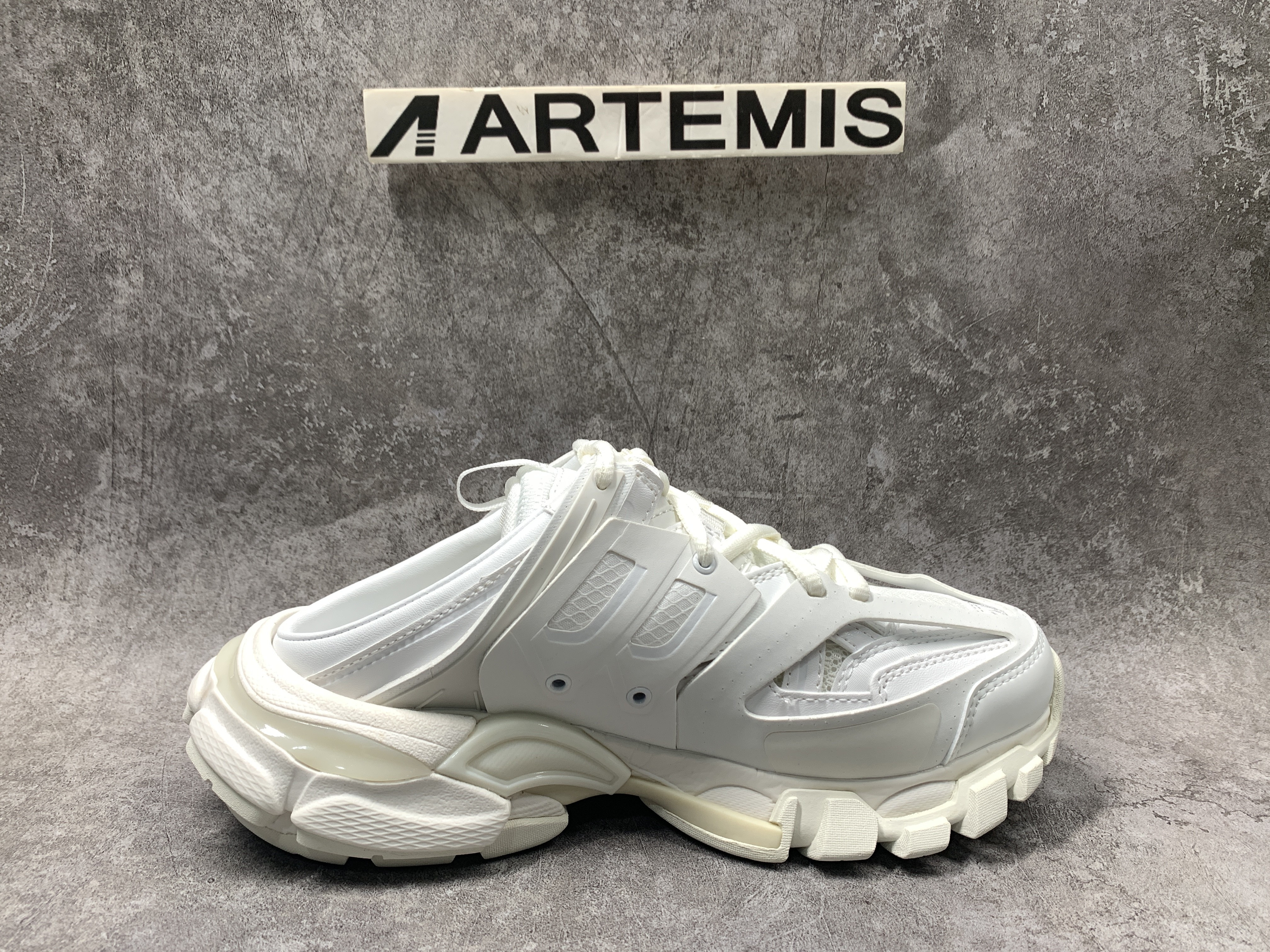 Balenciga Track Mule White
