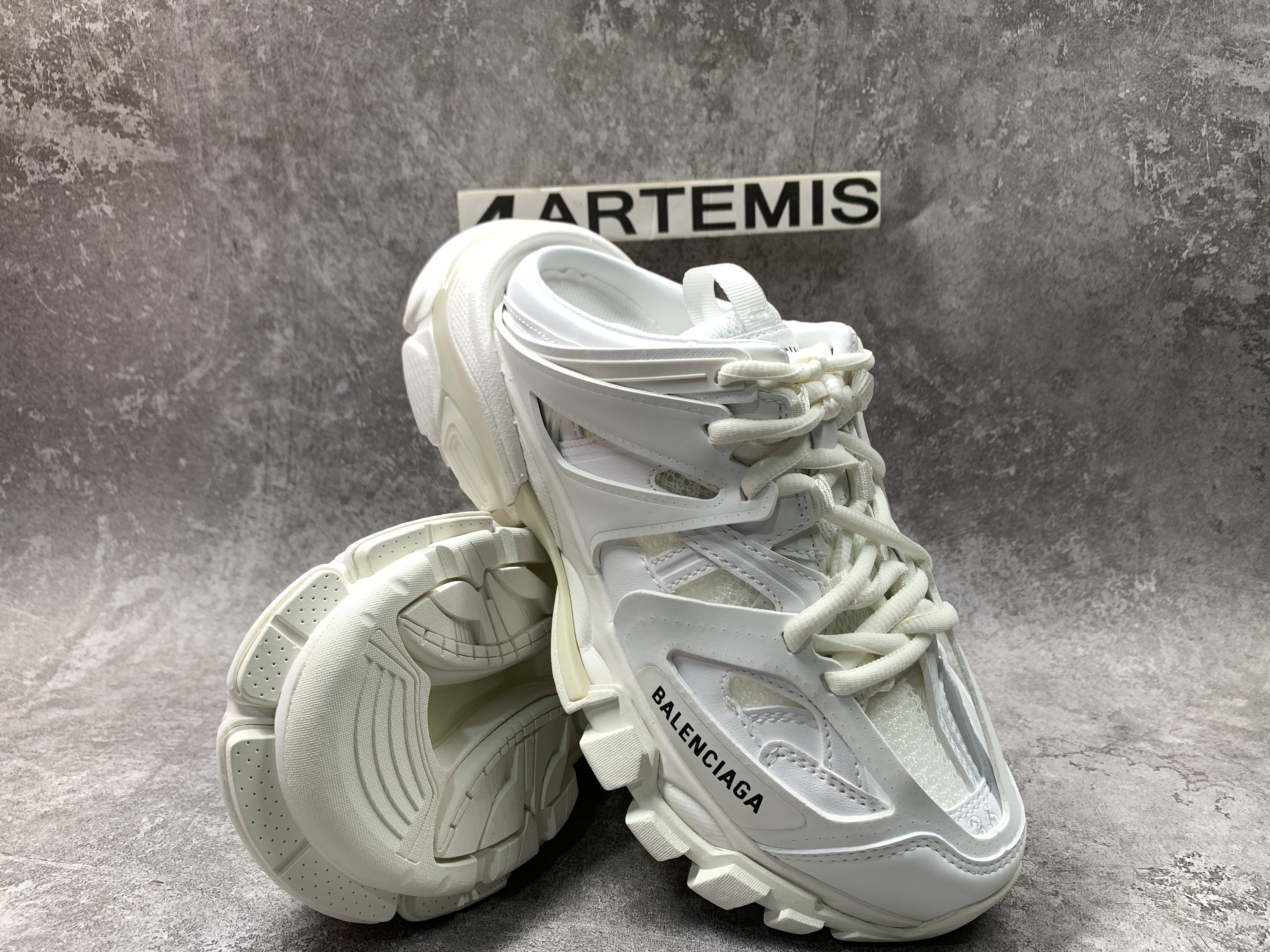 Balenciga Track Mule White