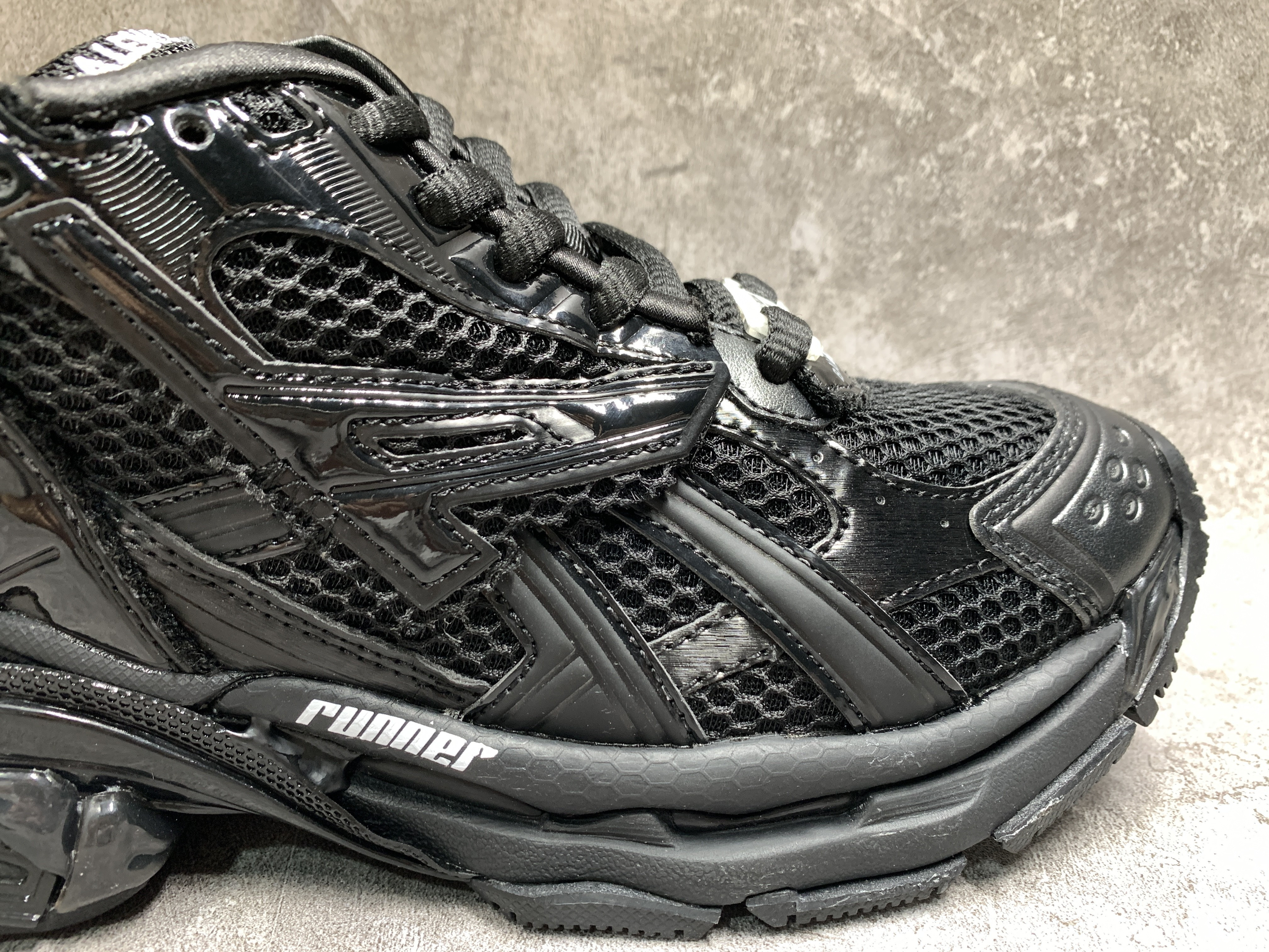 Balenciga Runner Black