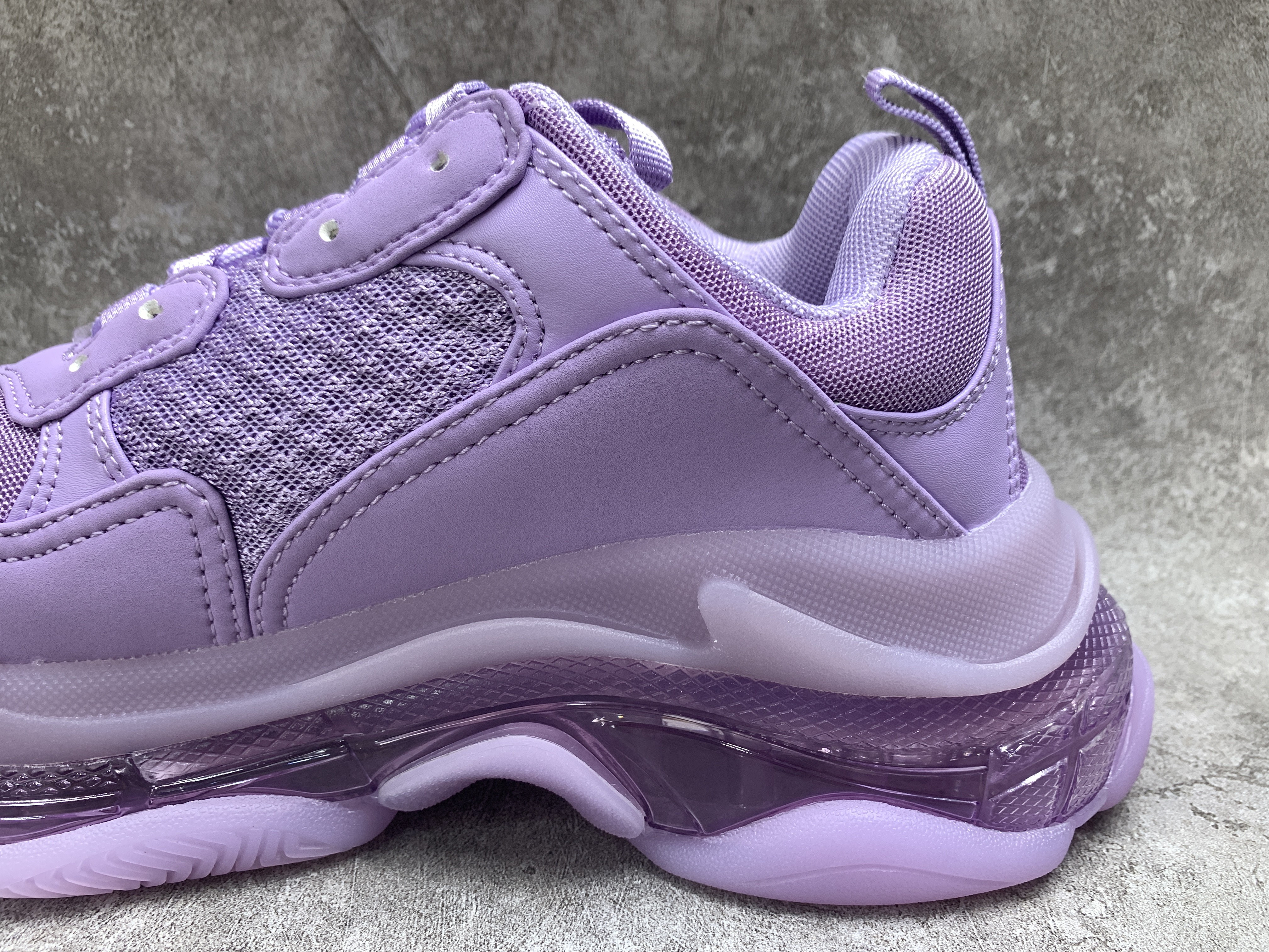 Balenciga Wmns Triple S Sneaker Clear Sole Light Lilac