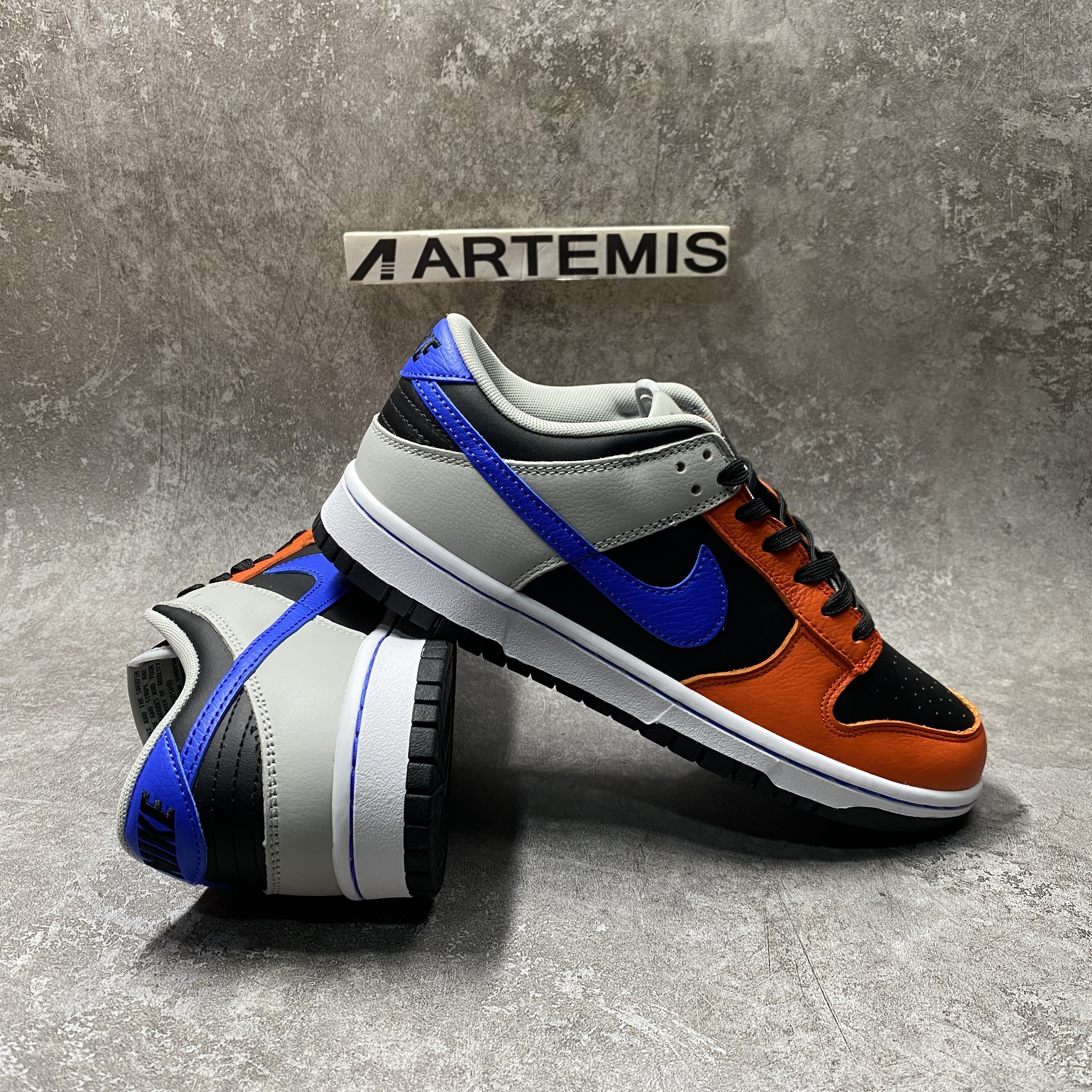 Nike Dunk Low EMB NBA 75th Anniversary Knicks