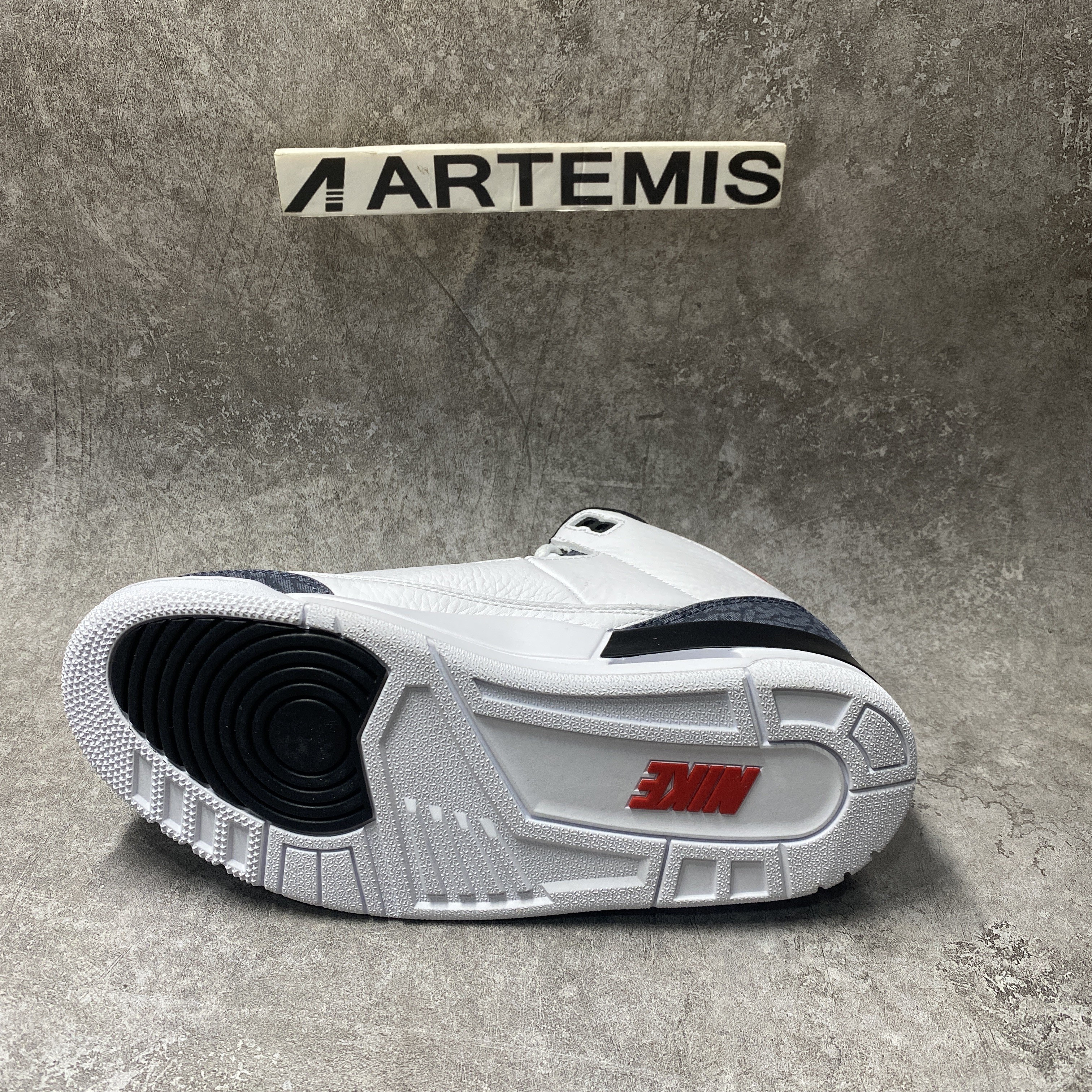 Air Jordan 3 Retro SE-T CO JP Fire Red Denim