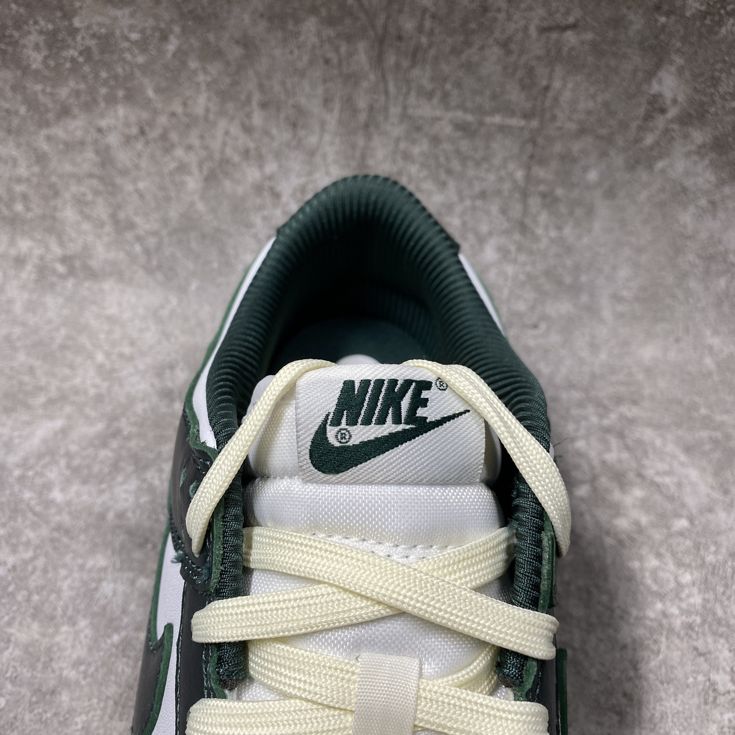 Nike Dunk Low Vintage Green