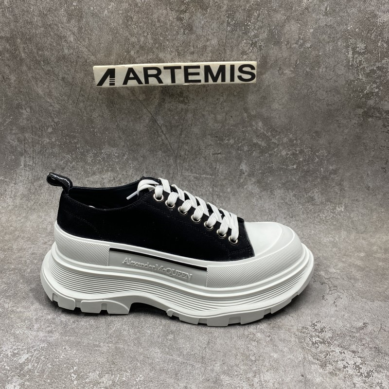 ale*d*r M*Q*en tread slick low lace up black white