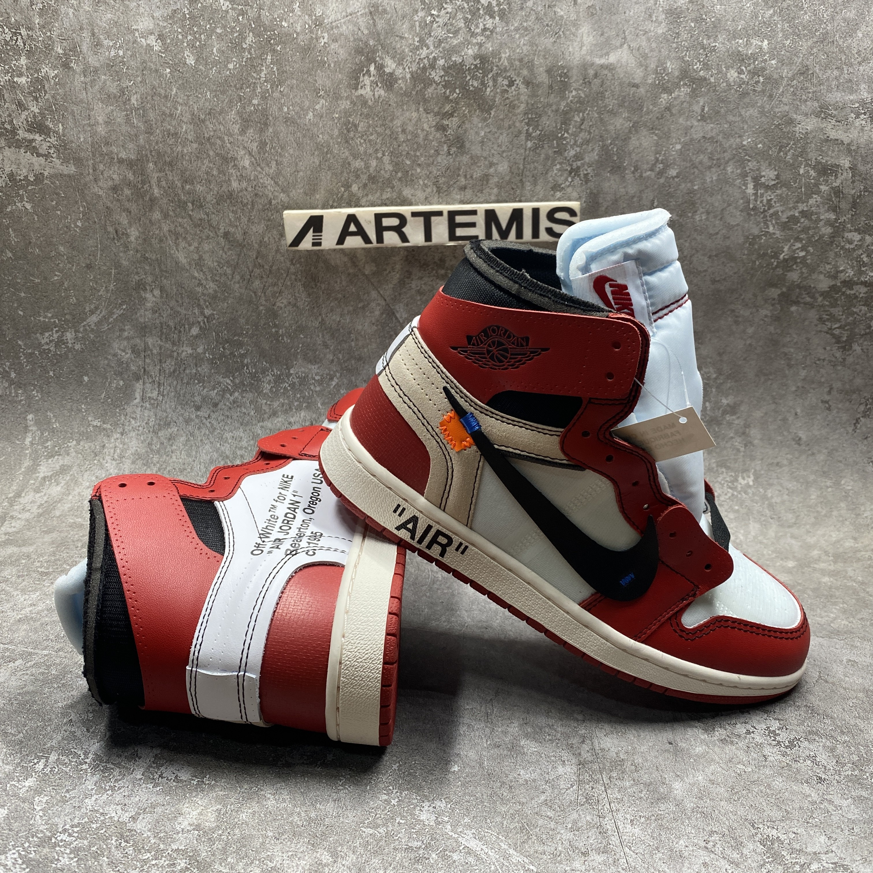 Air Jordan 1 Retro High Off-White Chicago