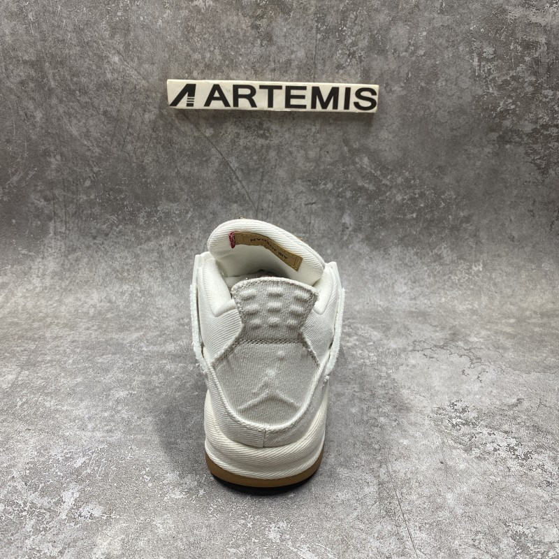 Air Jordan 4 Retro Levi
