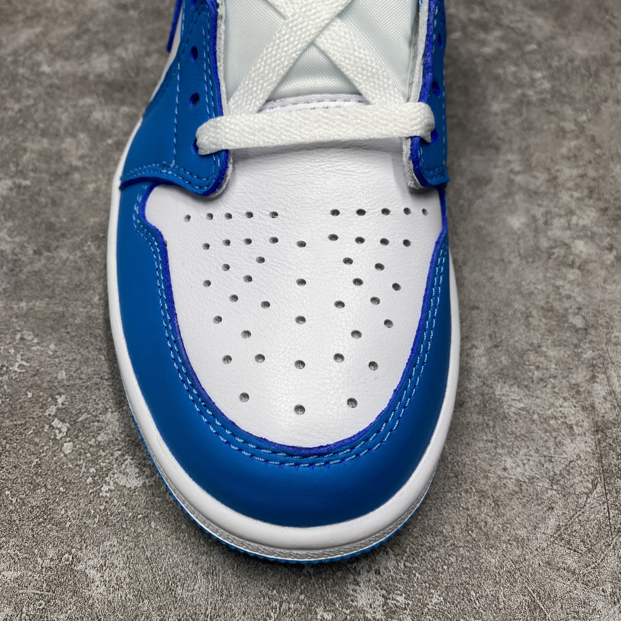 Air Jordan 1 Low SB UNC