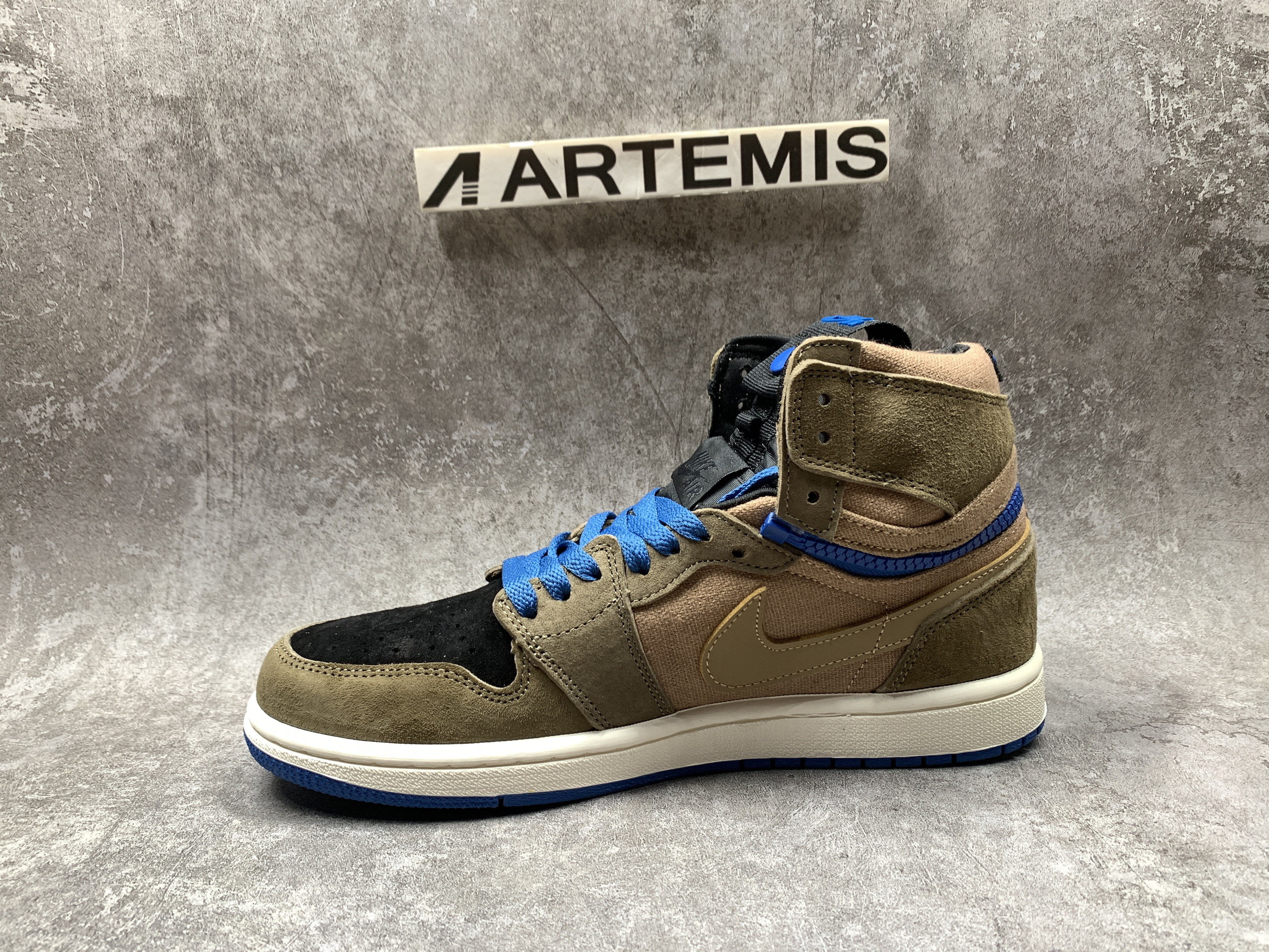 Air Jordan 1 High Switch Lets You Go From High To Low With Zippers