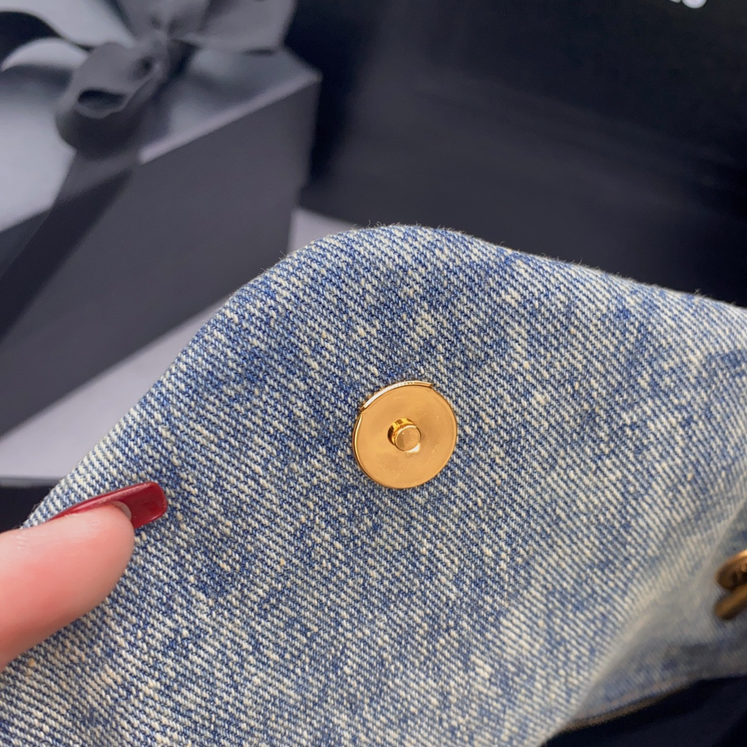 Y*L puffer in suede and denim light blue 23 x 15.5 x 5.8 cm