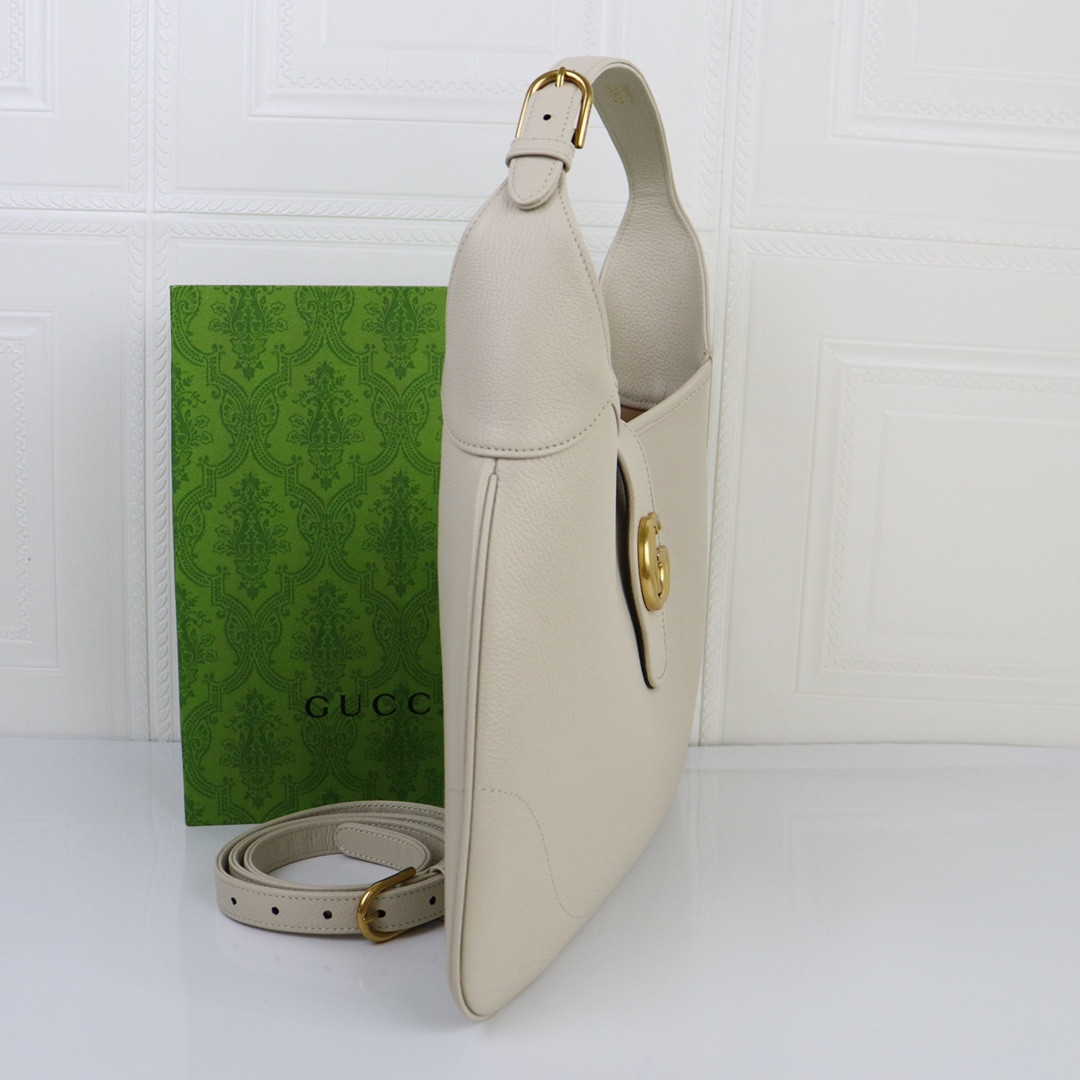G*u*i aphrodite medium shoulder bag white w15.3" x h15" x d.8"