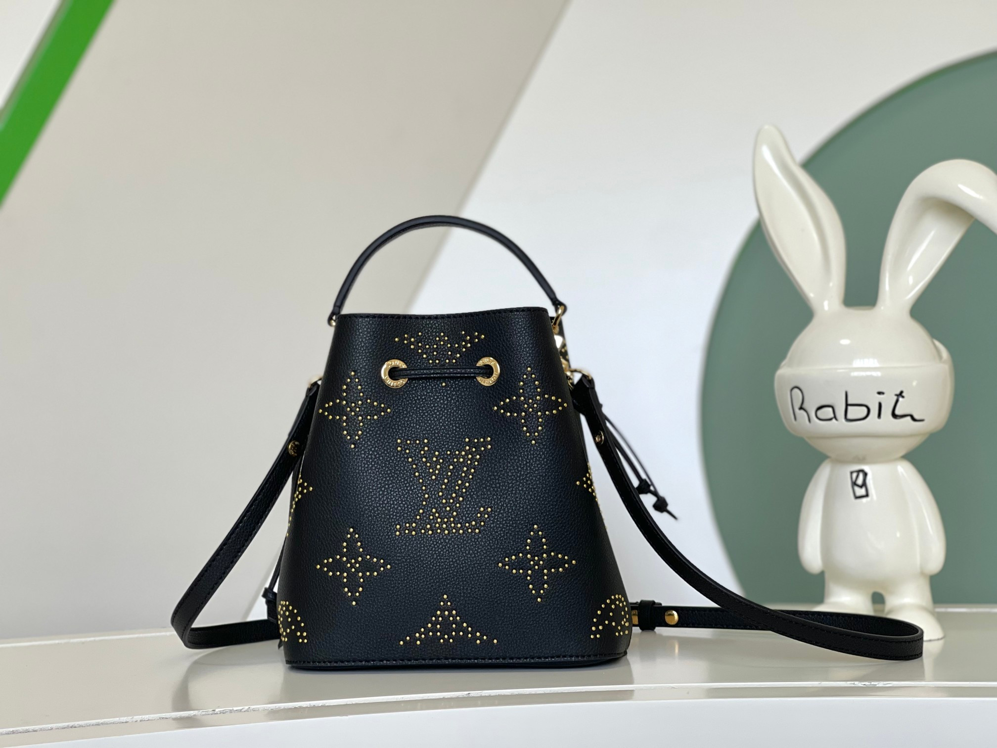 LV M46734 Néonoé BB 7.9 x 7.9 x 5.1 inches