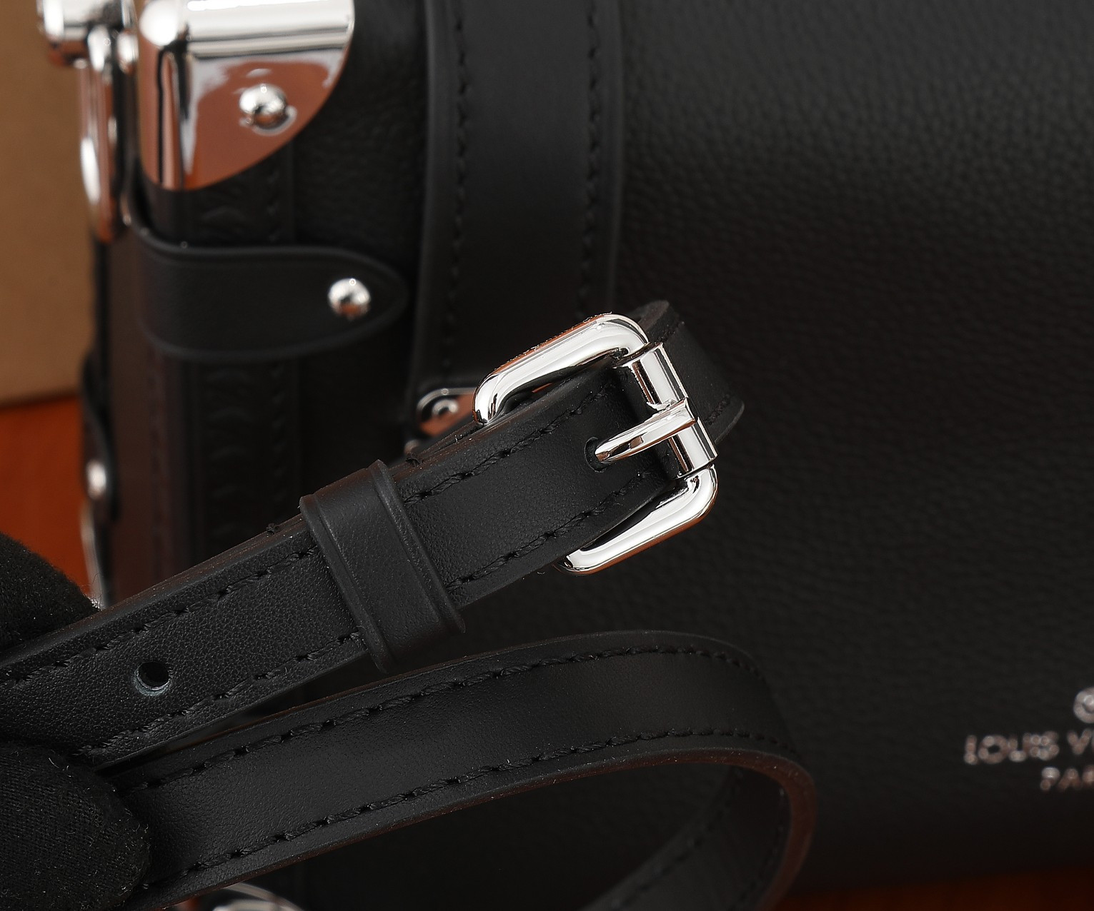 LV Side Trunk MM M25160  8.3 x 5.5 x 2.4 inches