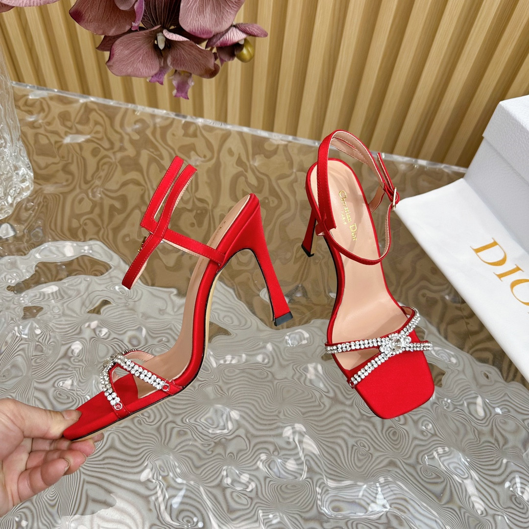 ua D*or slingback pump