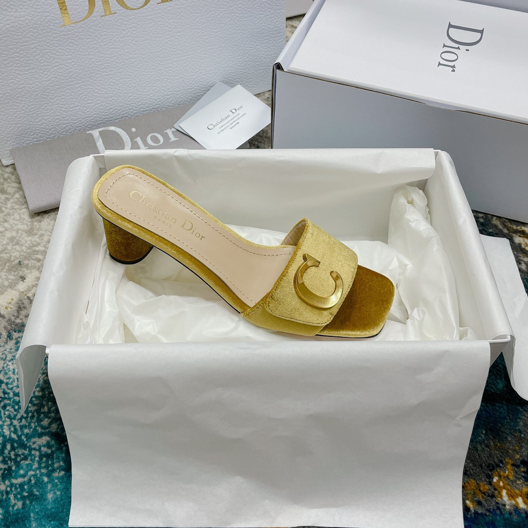 ua D*or or c