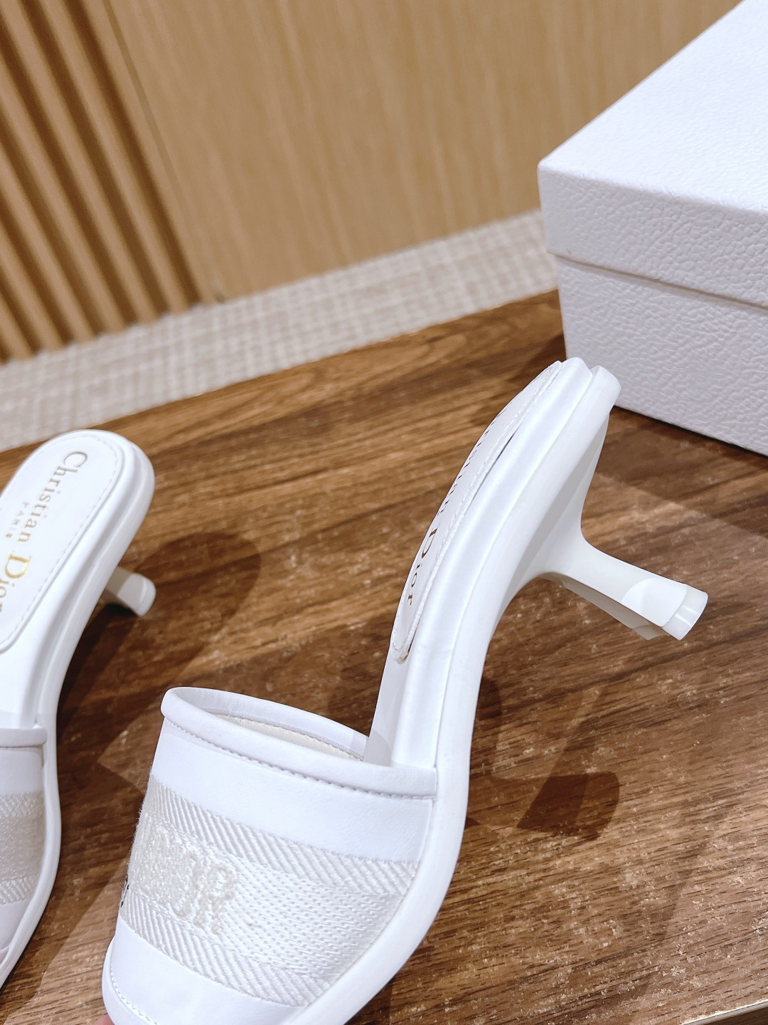 D*or dway heeled slide