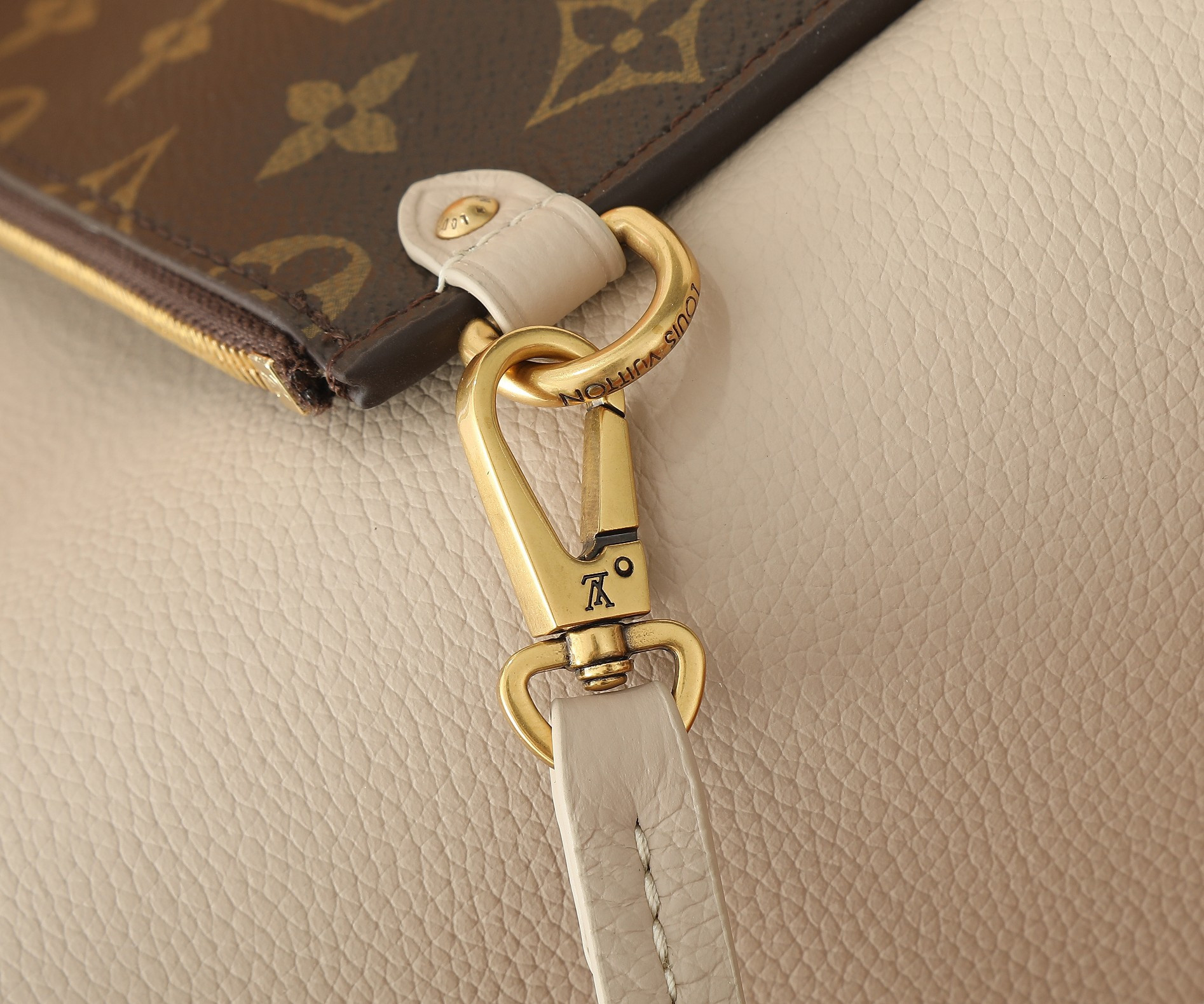 LV Low Key Hobo MM M25022 12.2 x 13.8 x 7.1 in
