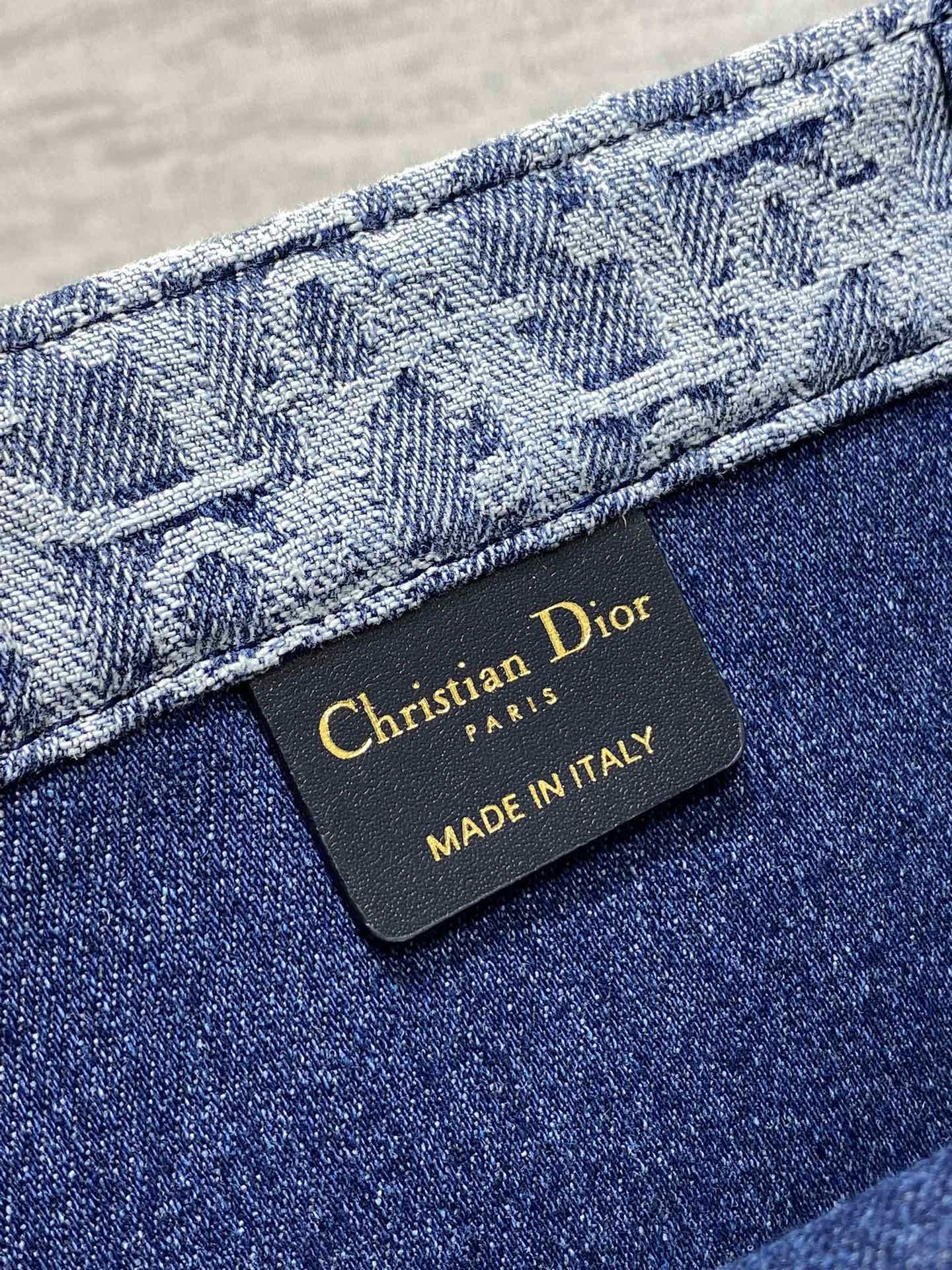 large D*or book tote blue denim D*or oblique jacquard  42 x 35 x 18.5 cm