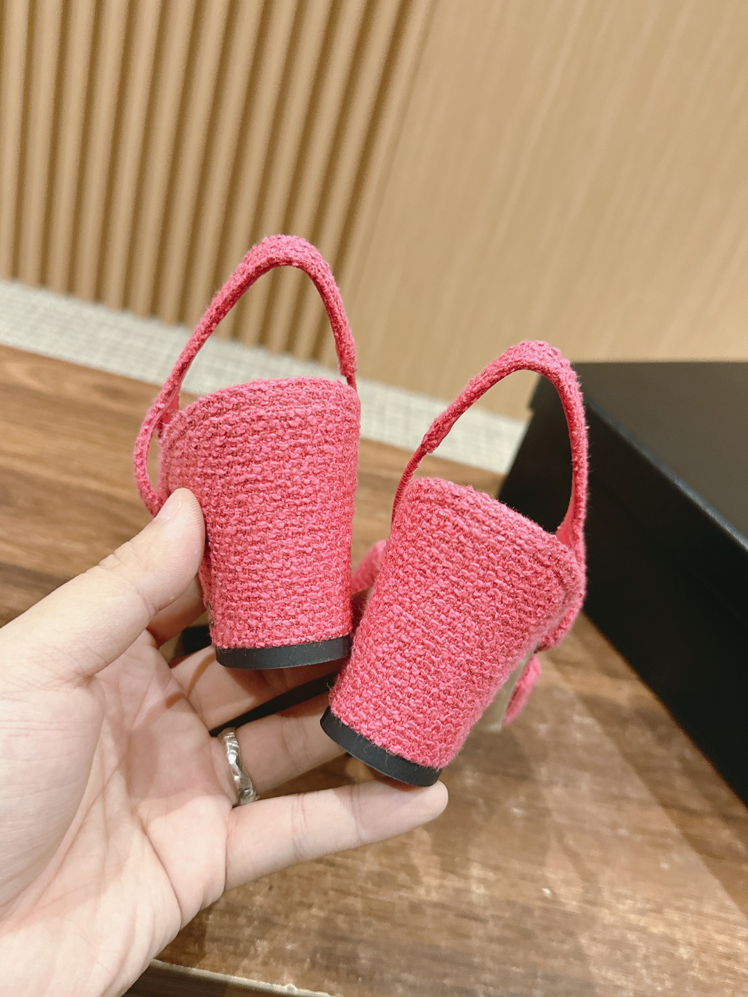 ua Ch*el slingbacks