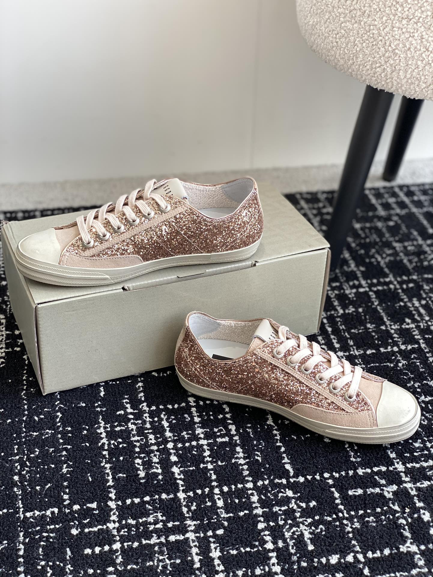 UA Golden Goose V-STAR Sneaker