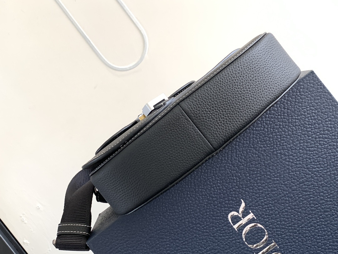 D*or saddle messenger bag 24 x 16.5 x 5.5 cm