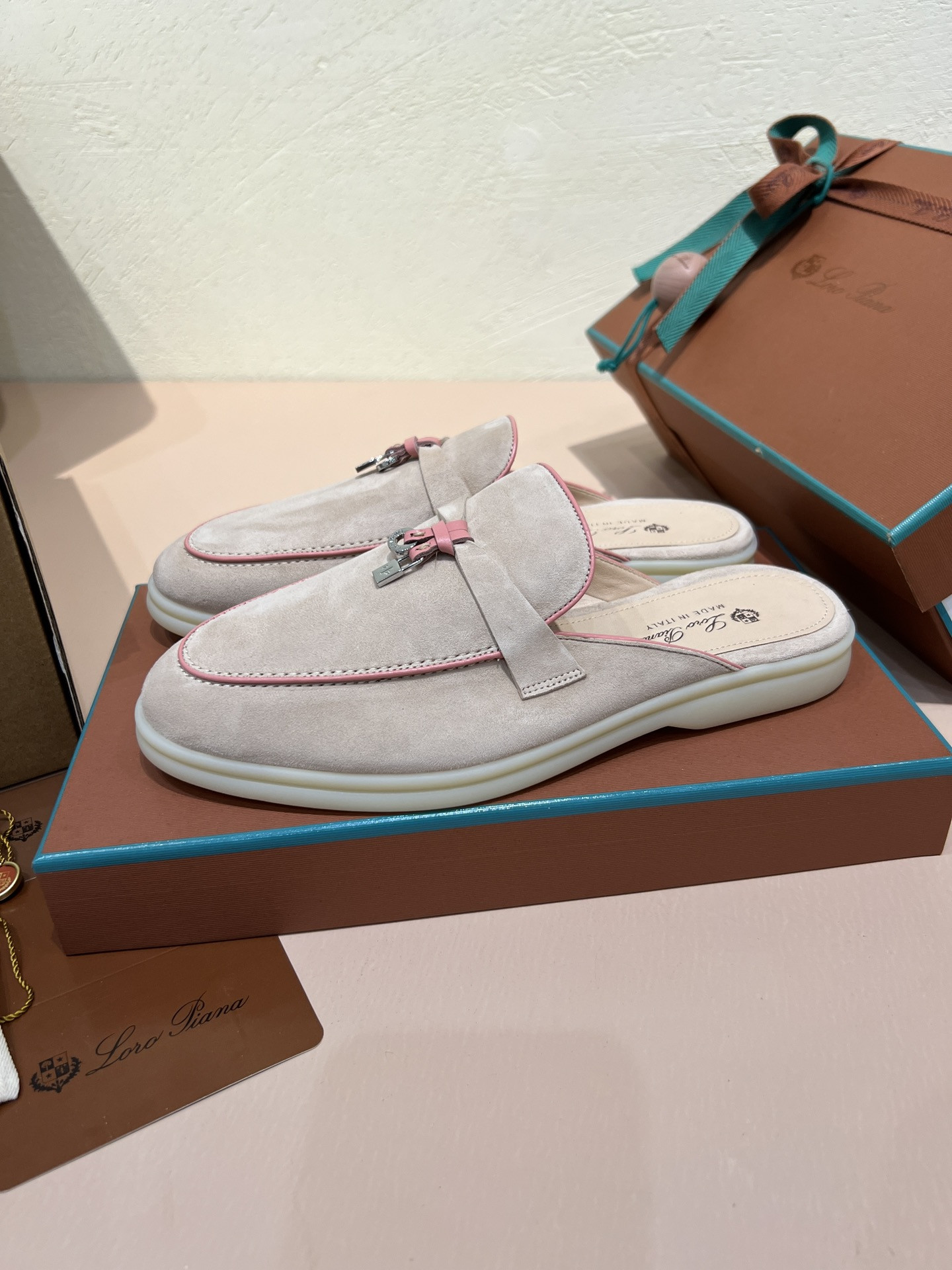 ua L**o p*ana babouche charms walk loafers
